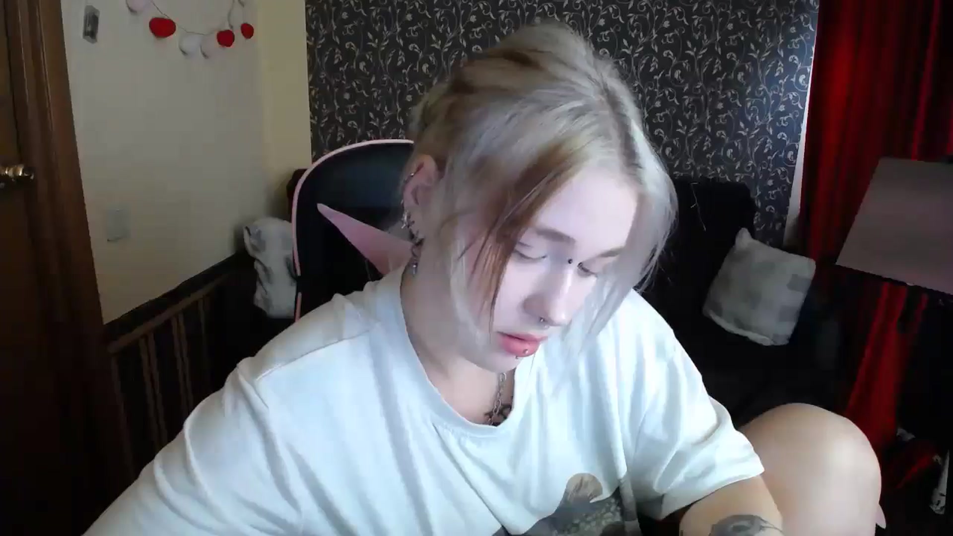 Gallery image thumbnail from Killinna's myfreecams stream on, 08/18/2025, 13:24 image 16 of 20
