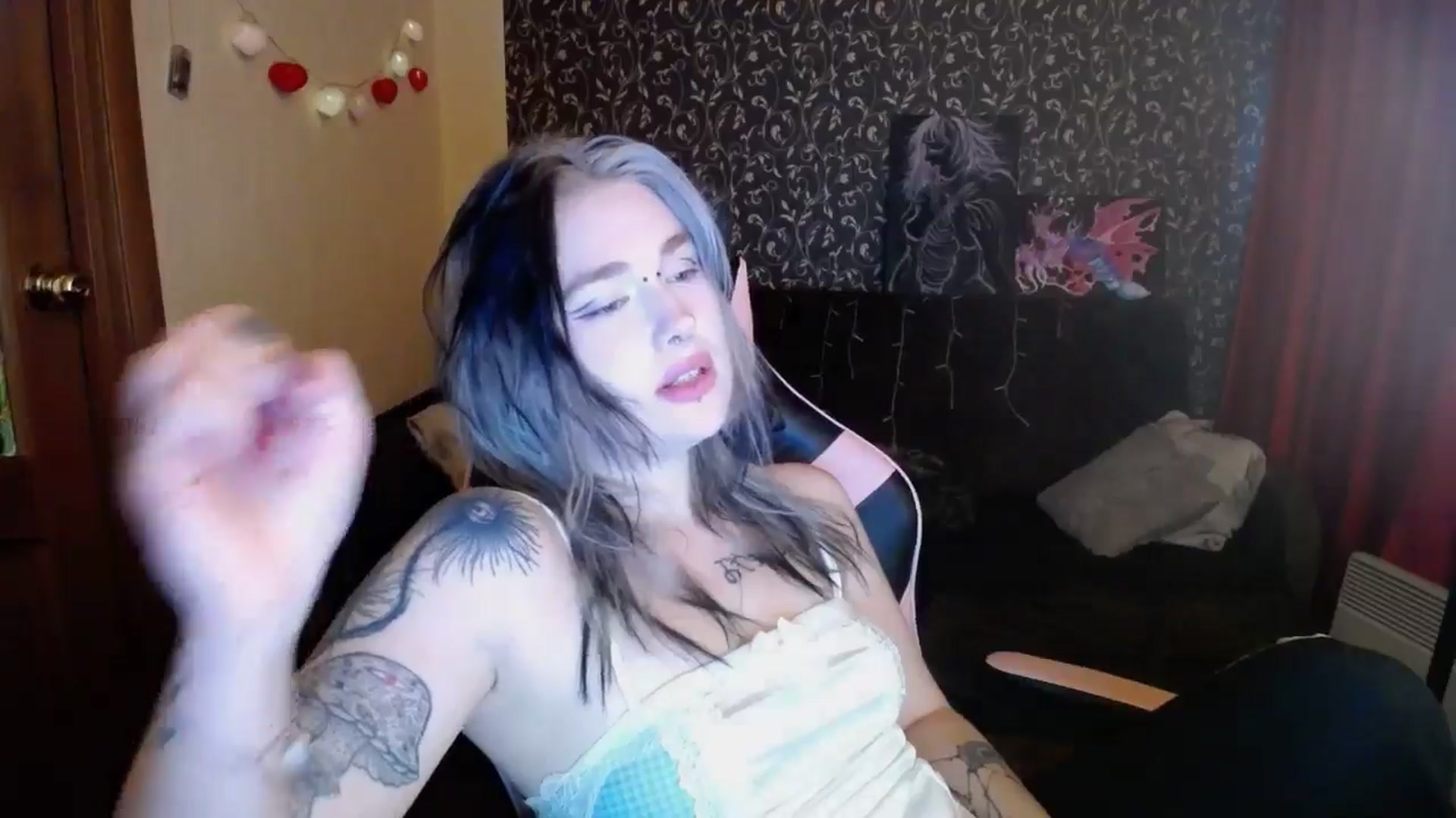 Gallery image thumbnail from Killinna's myfreecams stream on, 10/03/2025, 15:36 image 15 of 20