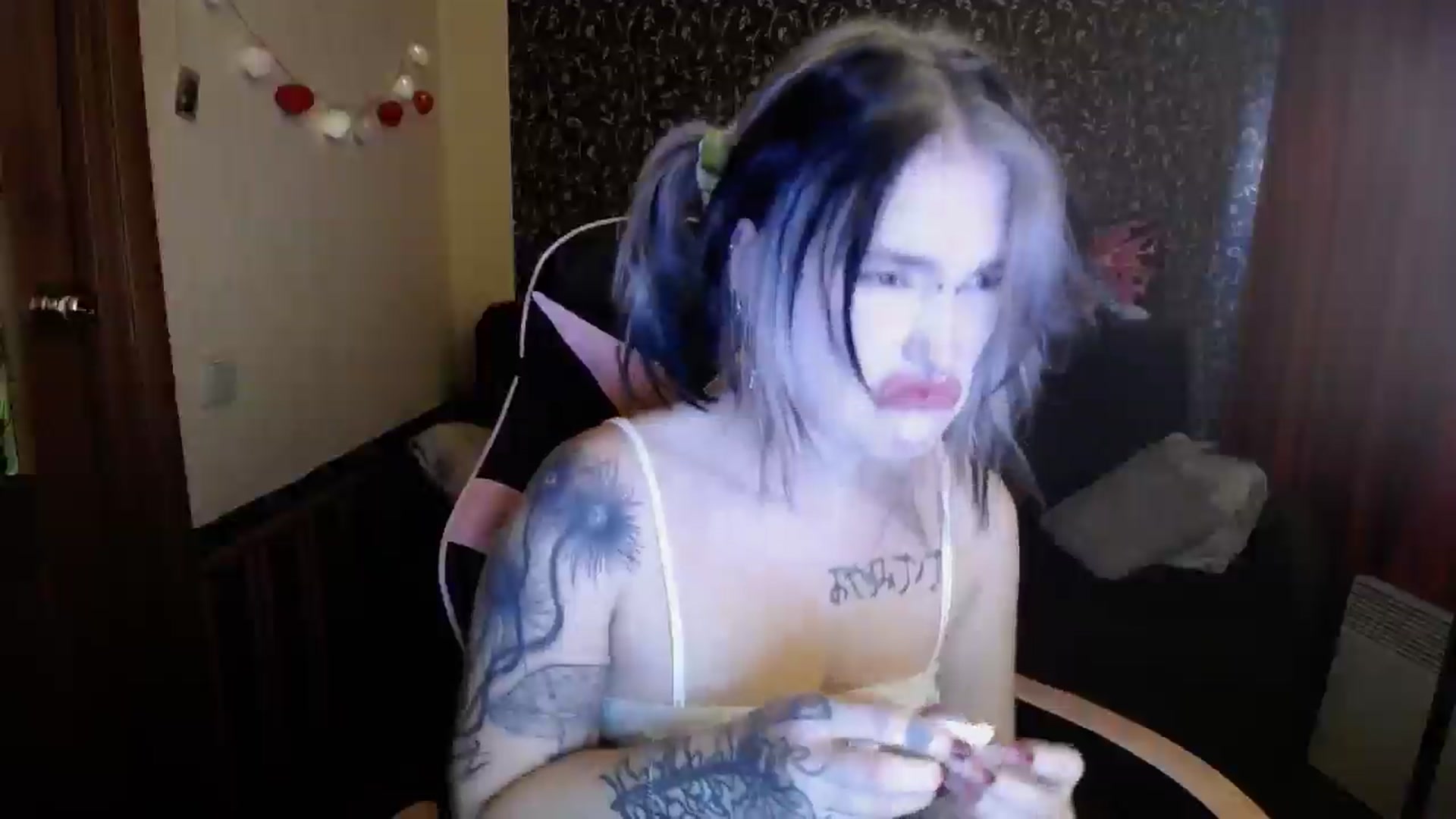 Gallery image thumbnail from Killinna's myfreecams stream on, 10/03/2025, 15:36 image 7 of 20