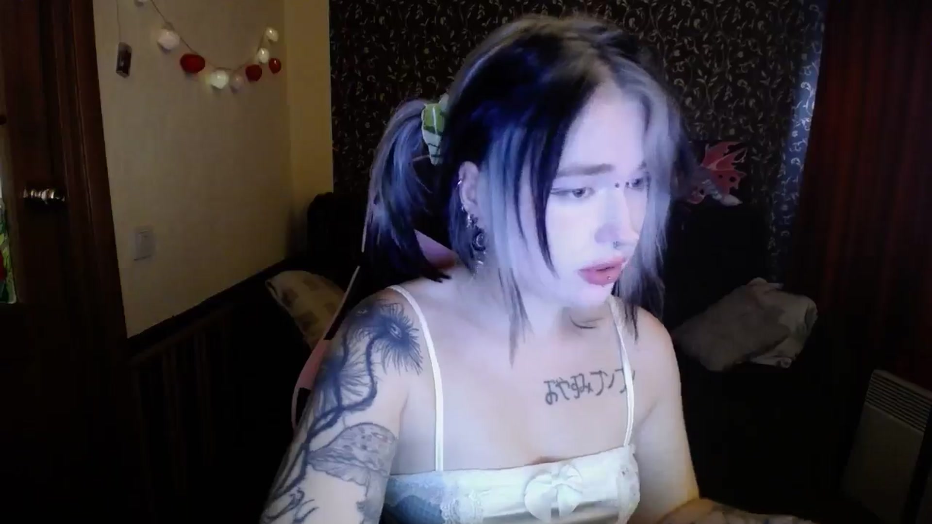 Gallery image thumbnail from Killinna's myfreecams stream on, 10/03/2025, 15:36 image 5 of 20