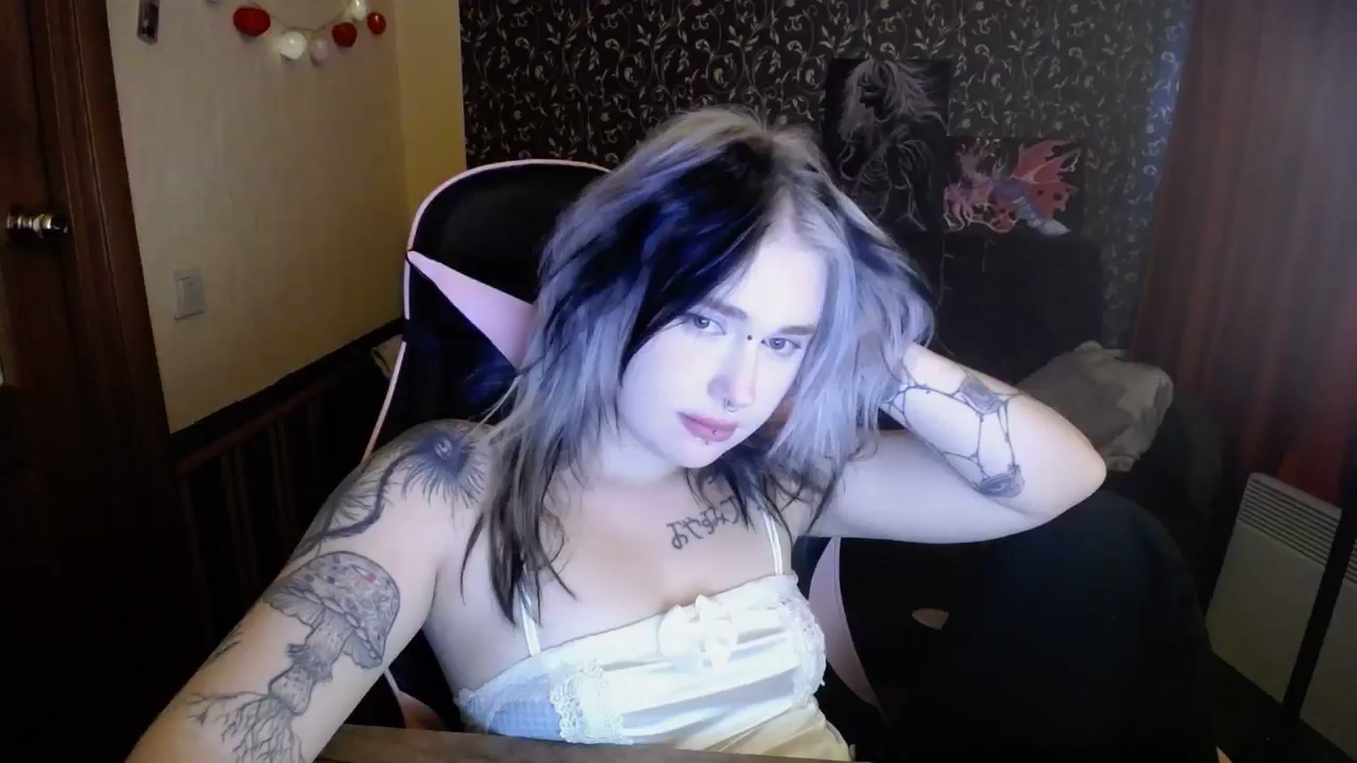 Gallery image thumbnail from Killinna's myfreecams stream on, 10/03/2025, 15:36 image 12 of 20