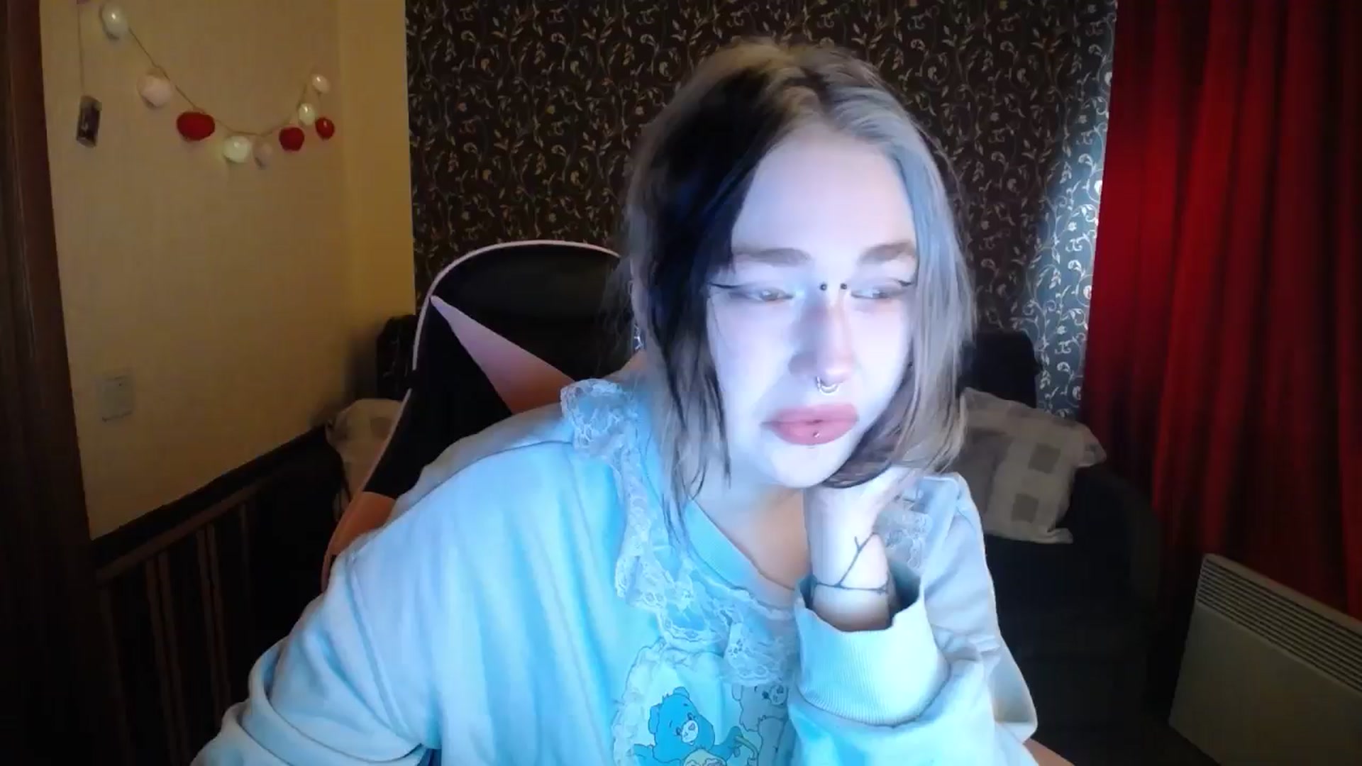 Gallery image thumbnail from Killinna's myfreecams stream on, 10/07/2025, 13:25 image 1 of 20