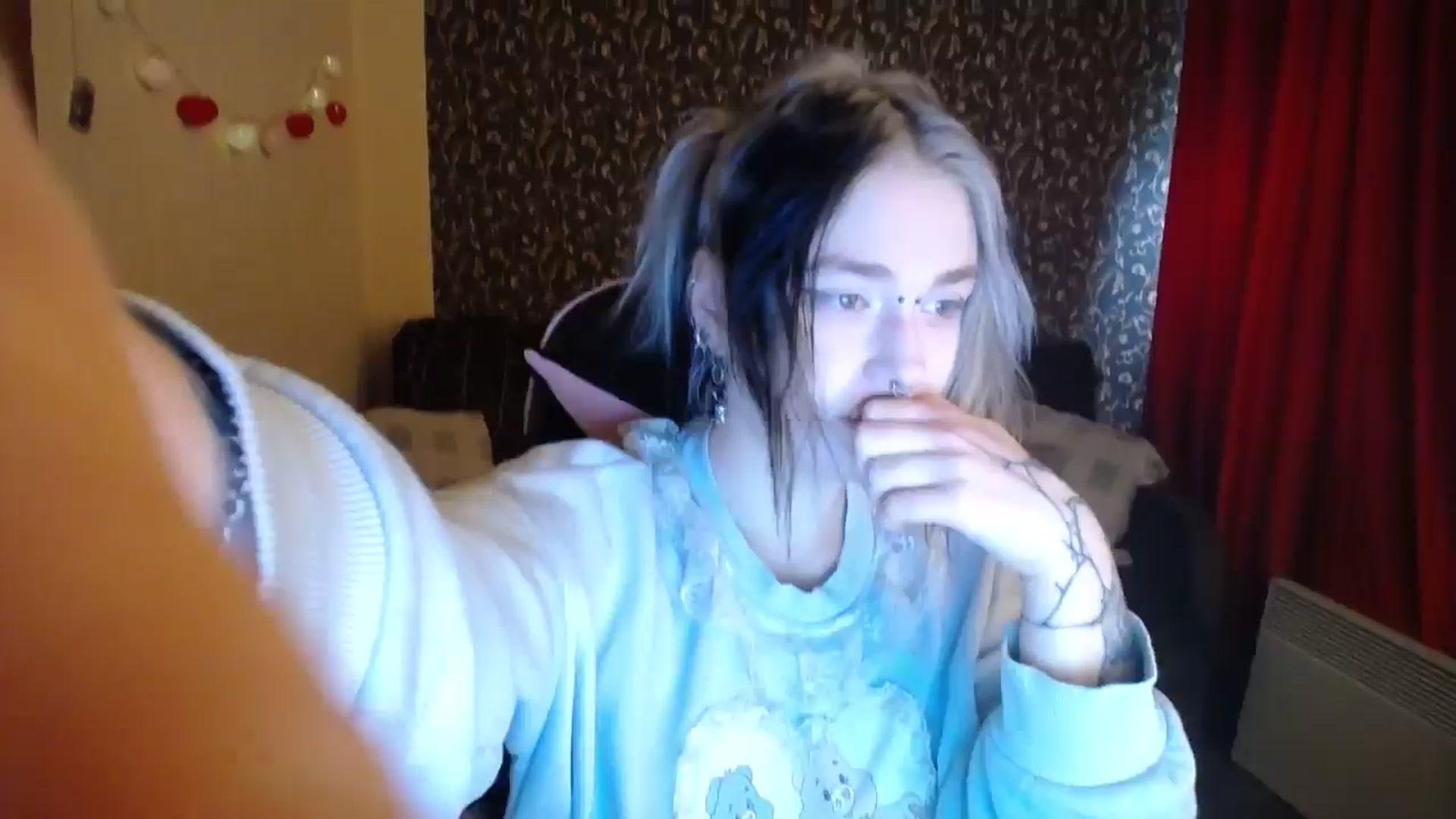 Gallery image thumbnail from Killinna's myfreecams stream on, 10/07/2025, 13:25 image 14 of 20