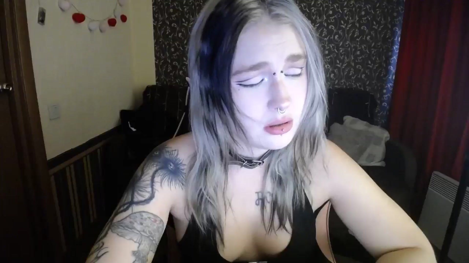 Gallery image thumbnail from Killinna's myfreecams stream on, 10/11/2025, 15:22 image 5 of 20