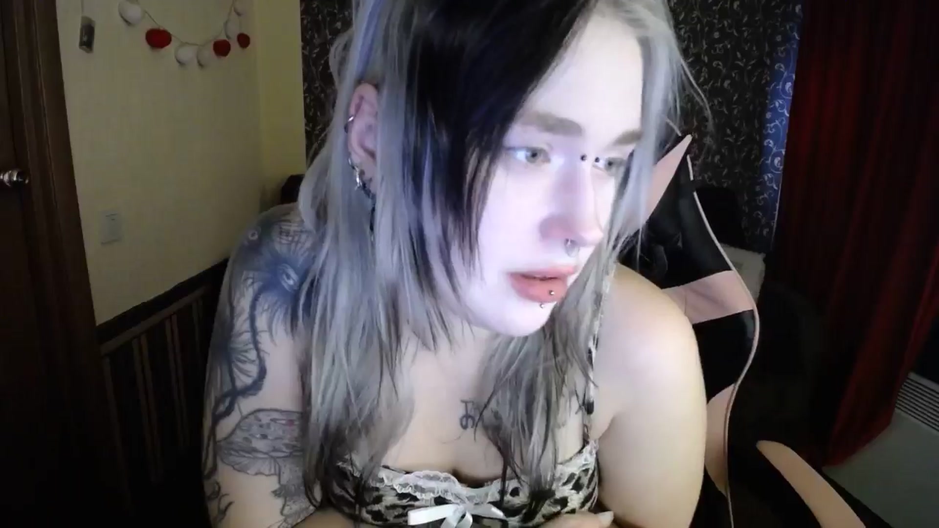 Gallery image thumbnail from Killinna's myfreecams stream on, 10/15/2025, 14:27 image 17 of 20