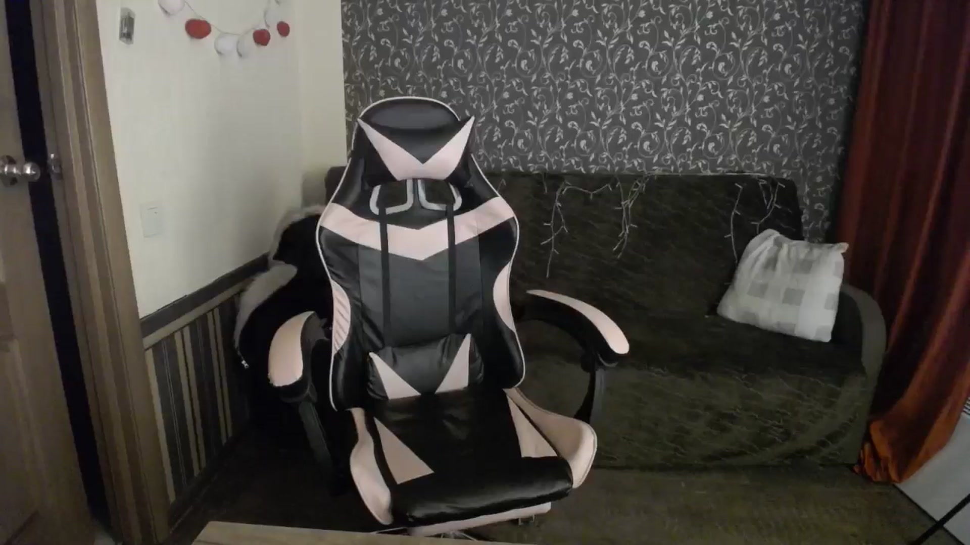 Gallery image thumbnail from Killinna's myfreecams stream on, 10/26/2025, 16:04 image 18 of 20
