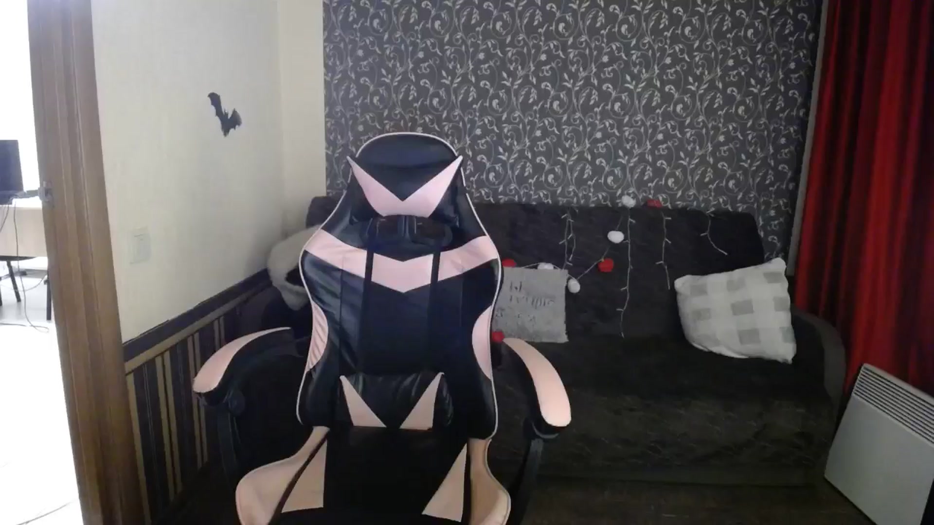 Gallery image thumbnail from Killinna's myfreecams stream on, 11/18/2025, 16:04 image 17 of 20