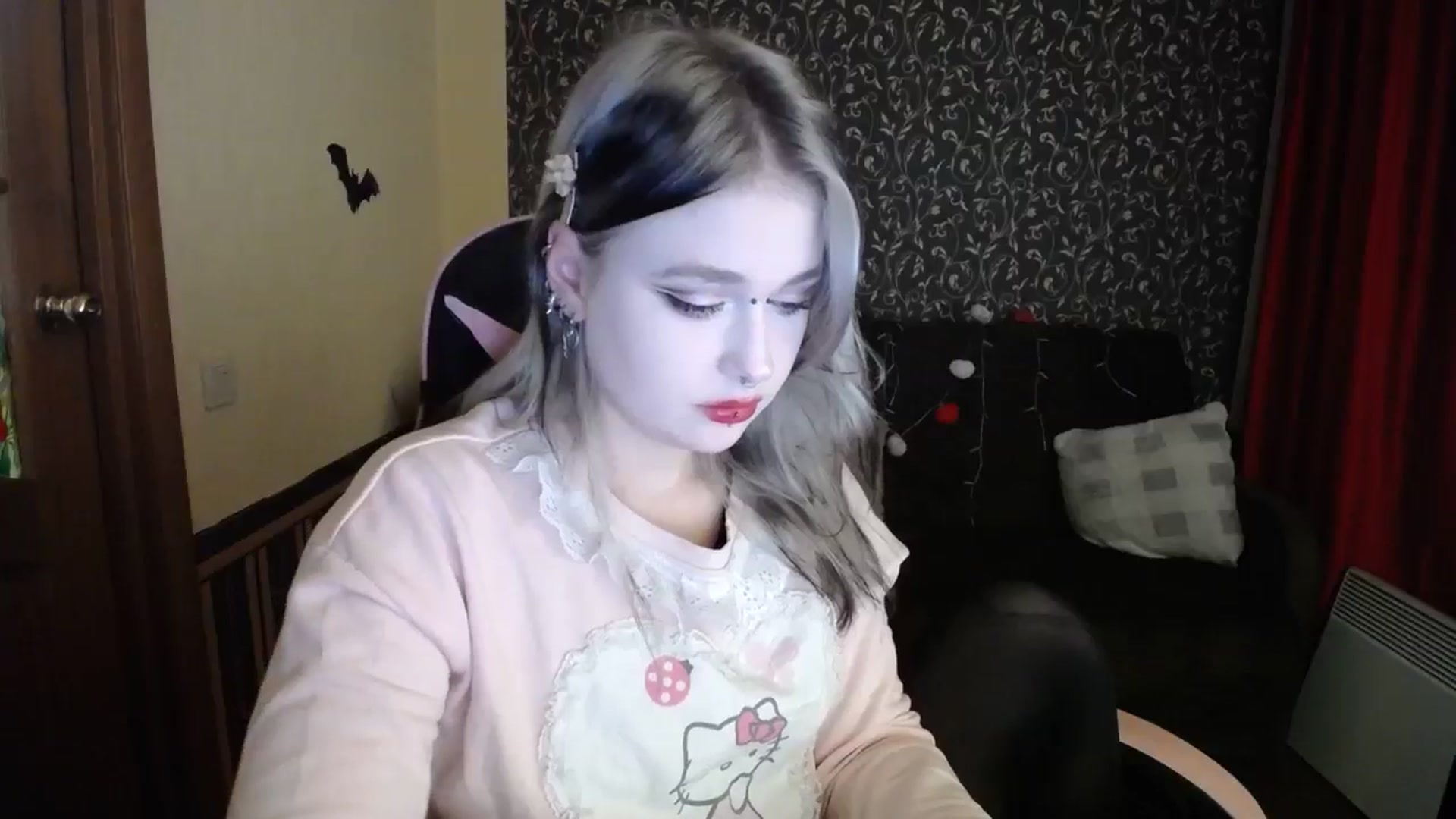 Gallery image thumbnail from Killinna's myfreecams stream on, 11/18/2025, 16:04 image 4 of 20