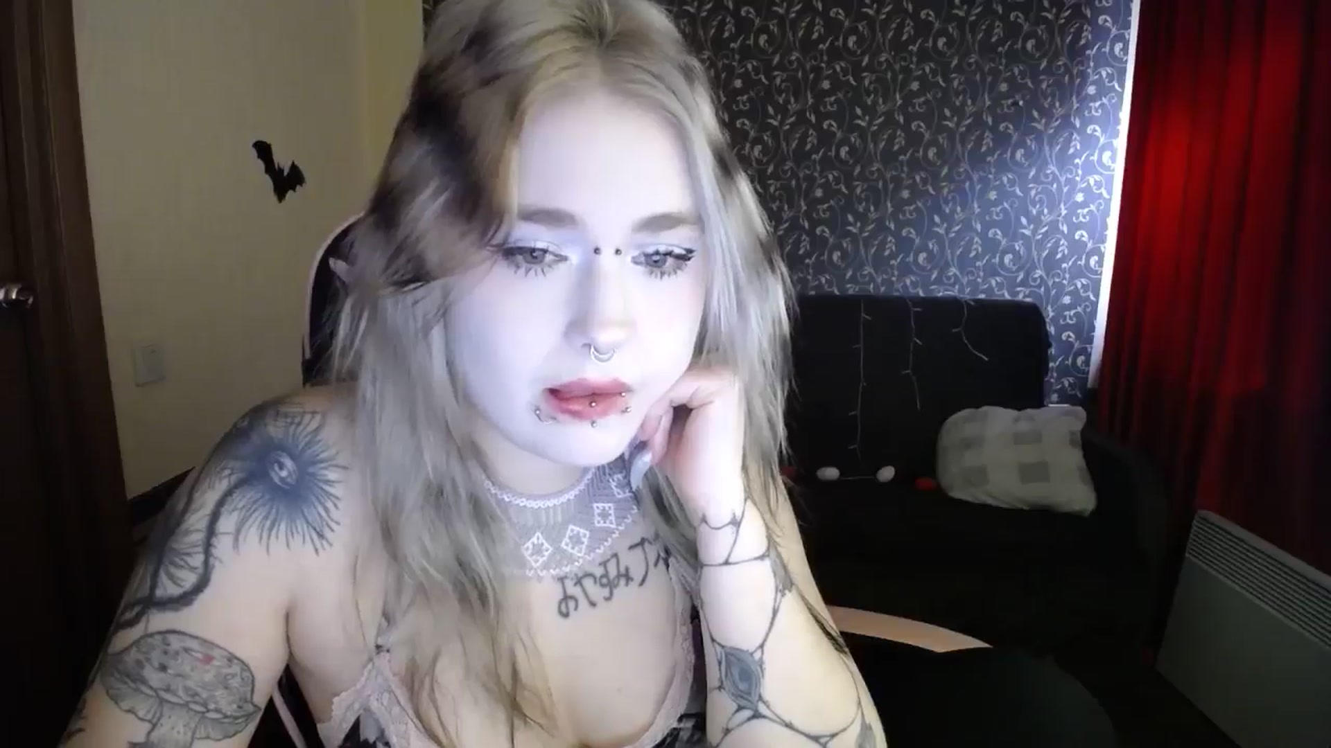Gallery image thumbnail from Killinna's myfreecams stream on, 12/07/2025, 10:23 image 7 of 20