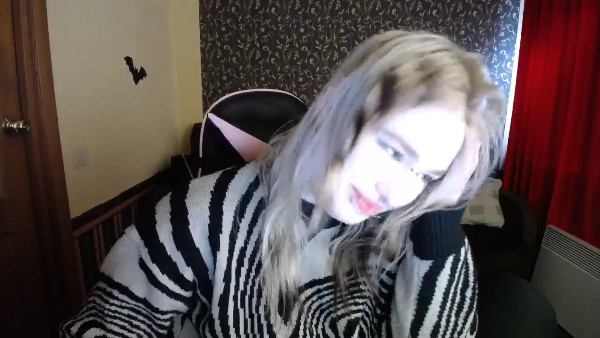 Gallery image thumbnail from Killinna's myfreecams stream on, 12/14/2025, 11:56 image 10 of 20