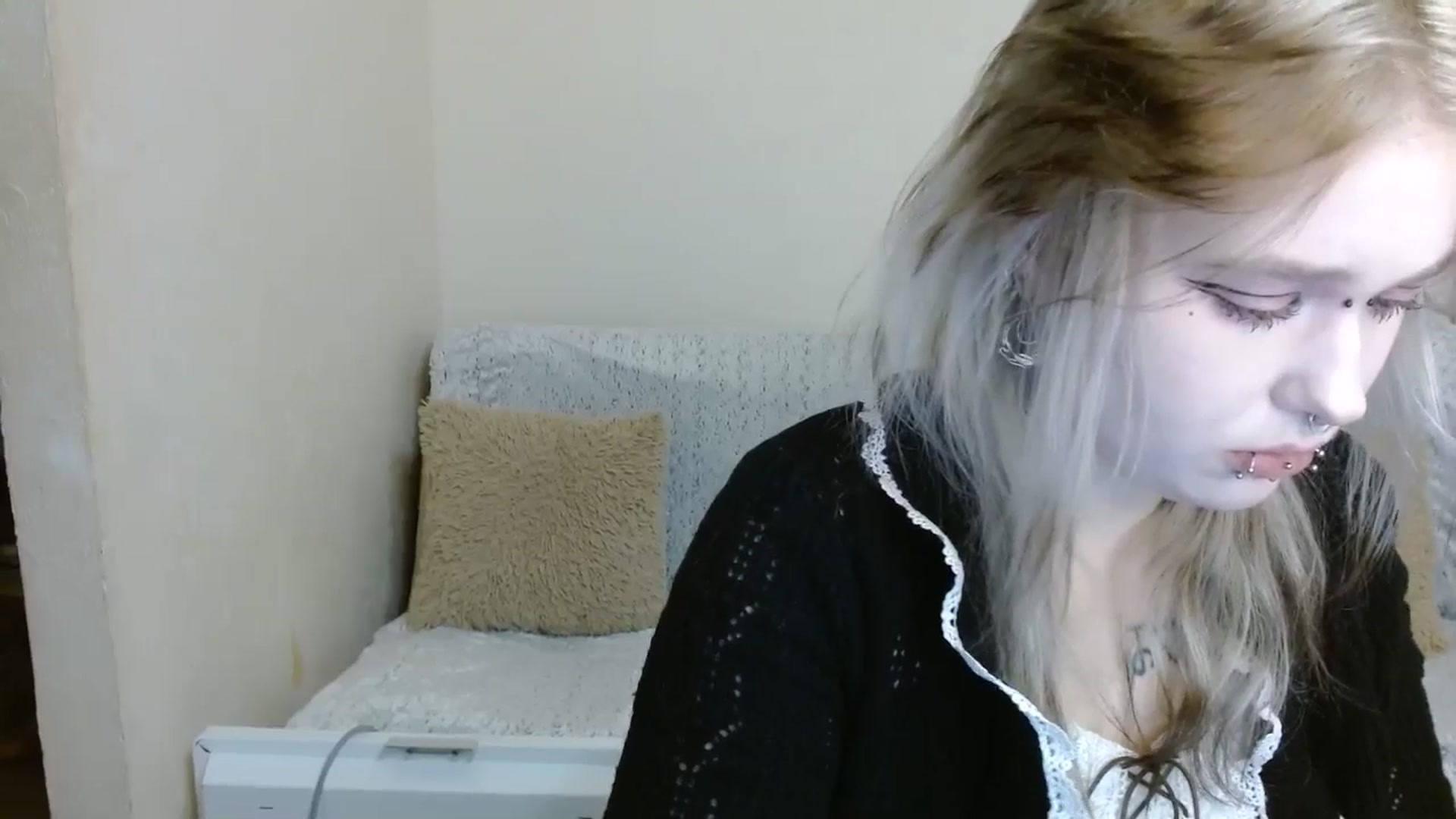Gallery image thumbnail from Killinna's myfreecams stream on, 12/19/2025, 15:27 image 16 of 20