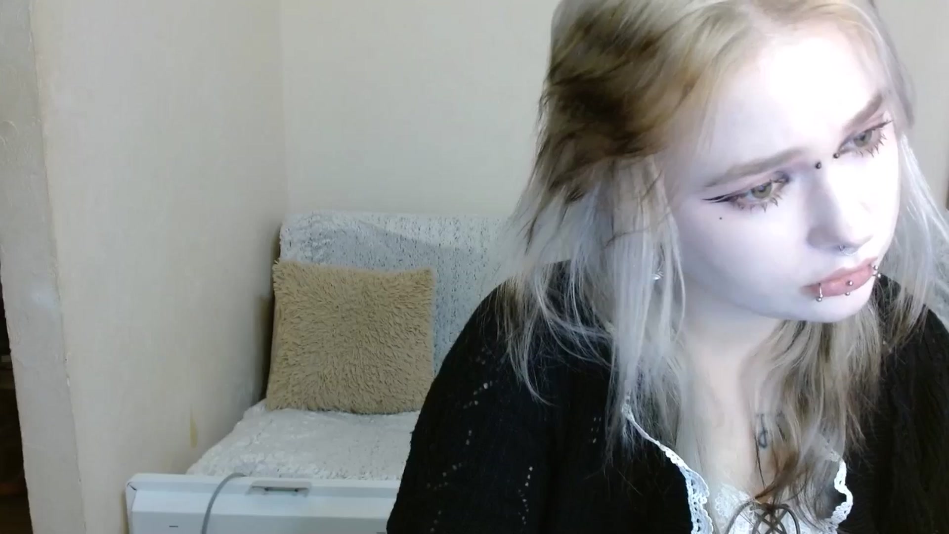 Gallery image thumbnail from Killinna's myfreecams stream on, 12/19/2025, 15:27 image 15 of 20