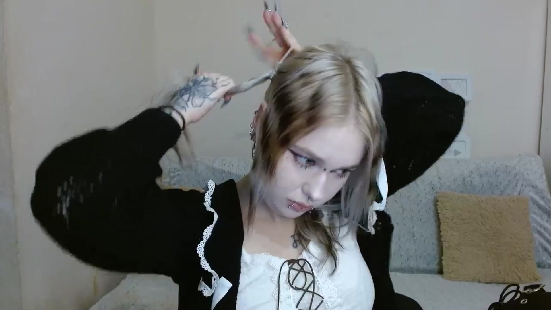 Gallery image thumbnail from Killinna's myfreecams stream on, 12/19/2025, 15:27 image 4 of 20