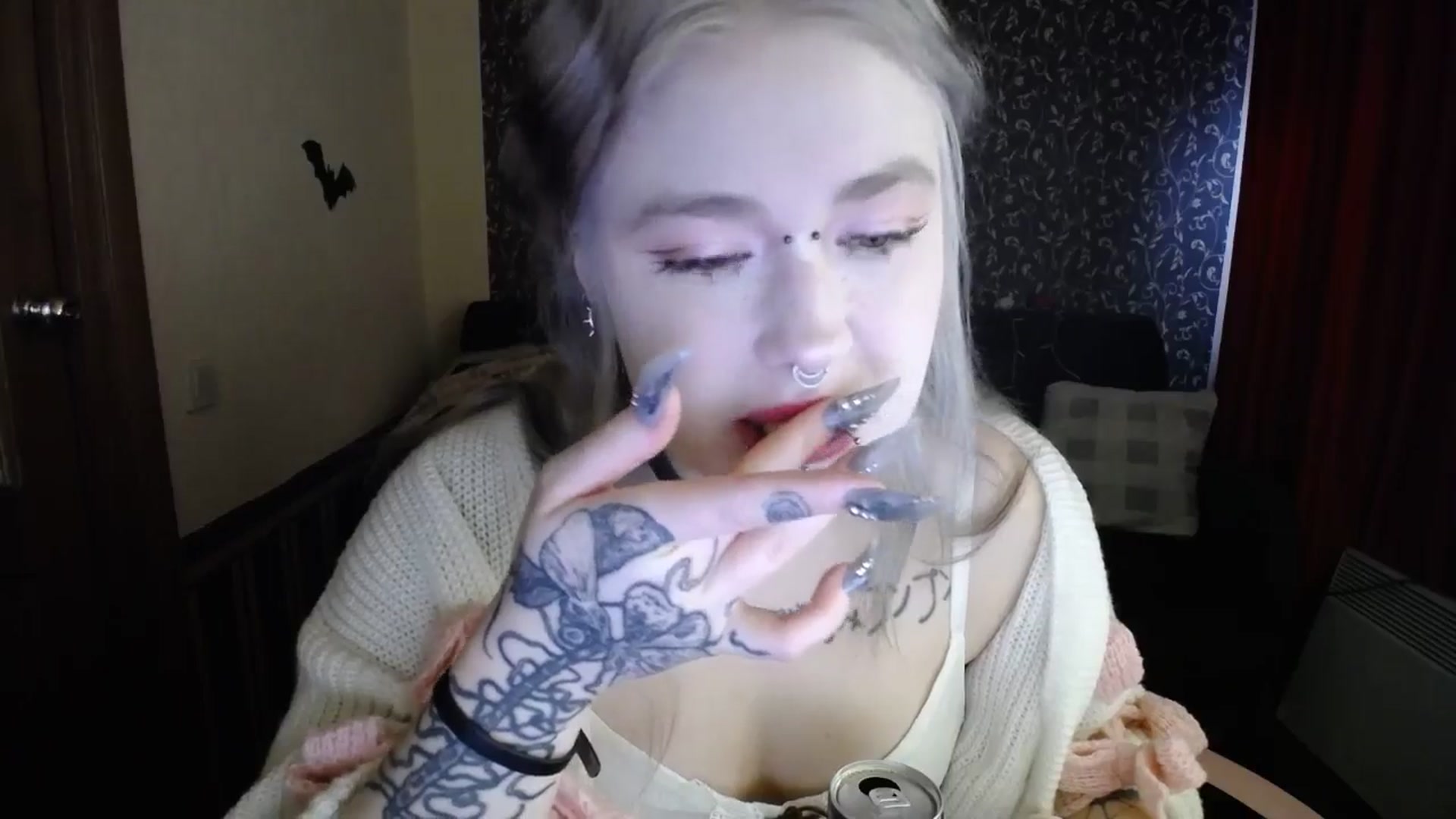 Gallery image thumbnail from Killinna's myfreecams stream on, 12/21/2025, 10:25 image 4 of 20