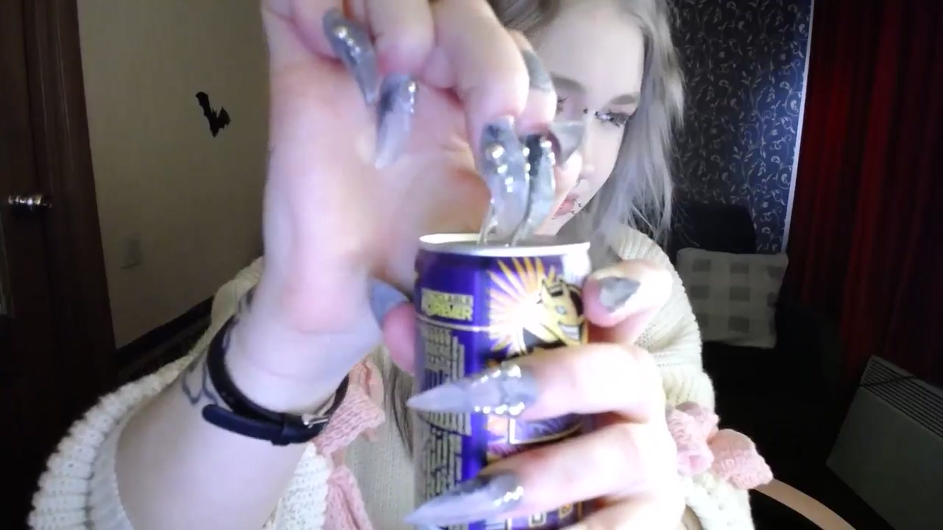 Gallery image thumbnail from Killinna's myfreecams stream on, 12/21/2025, 10:25 image 2 of 20