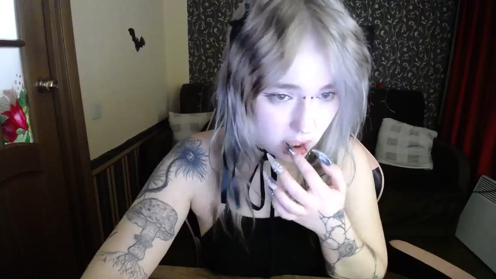 Gallery image thumbnail from Killinna's myfreecams stream on, 12/23/2025, 17:00 image 13 of 20