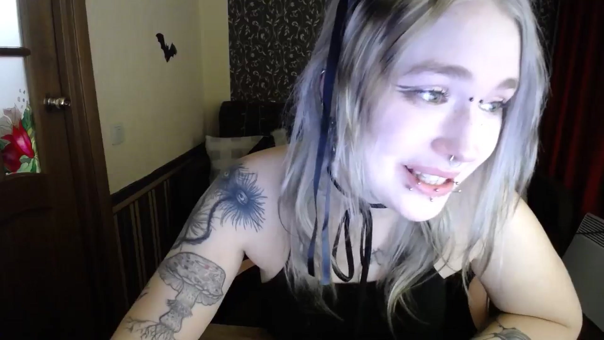 Gallery image thumbnail from Killinna's myfreecams stream on, 12/23/2025, 17:00 image 18 of 20