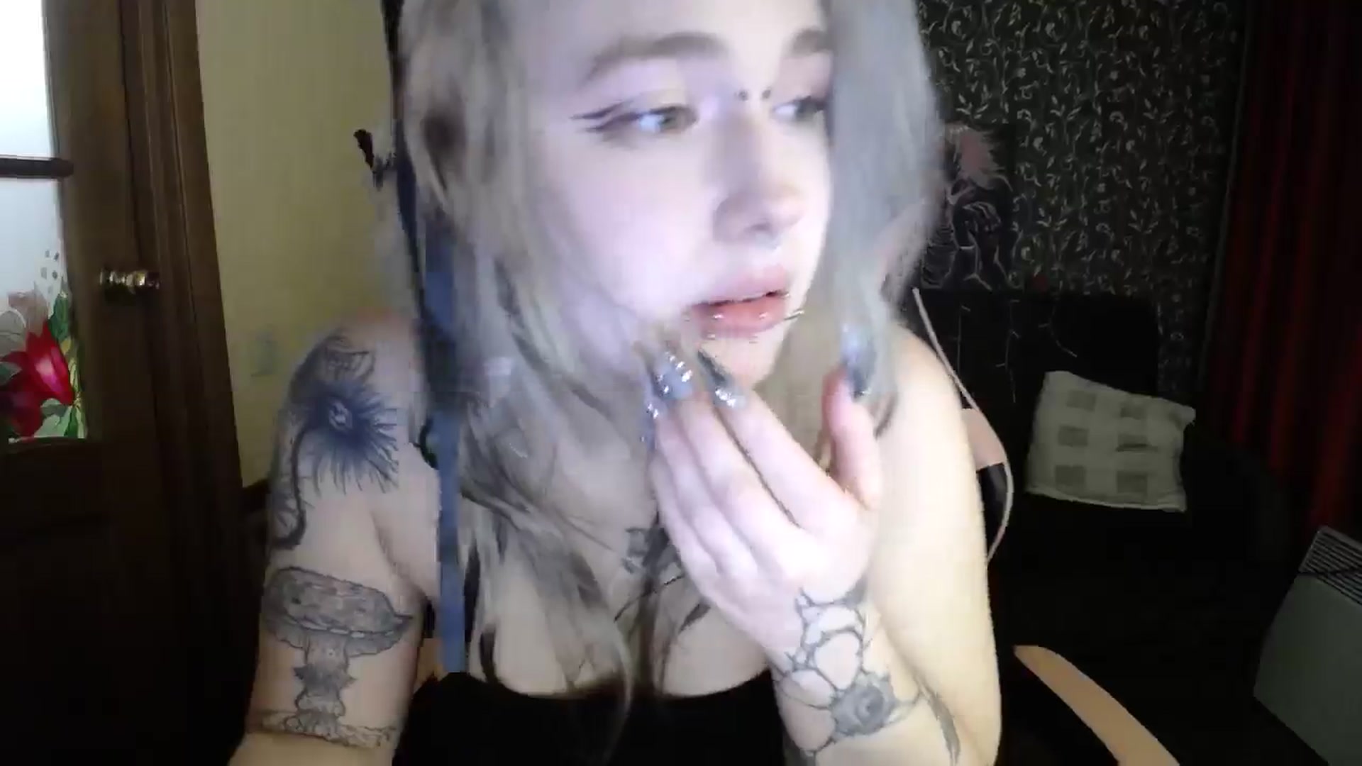 Gallery image thumbnail from Killinna's myfreecams stream on, 12/23/2025, 17:00 image 3 of 20