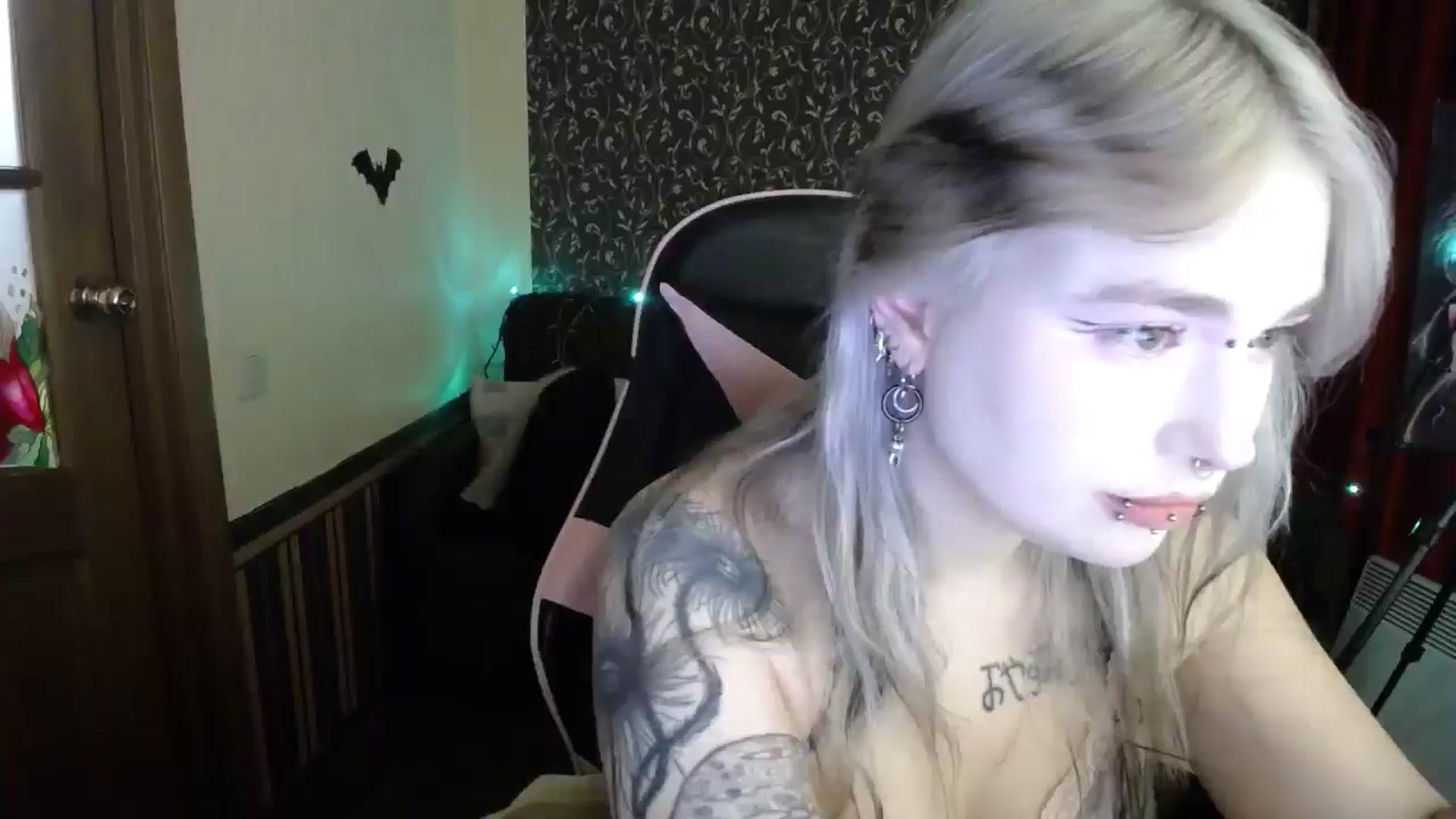 Gallery image thumbnail from Killinna's myfreecams stream on, 01/13/2026, 16:15 image 15 of 20