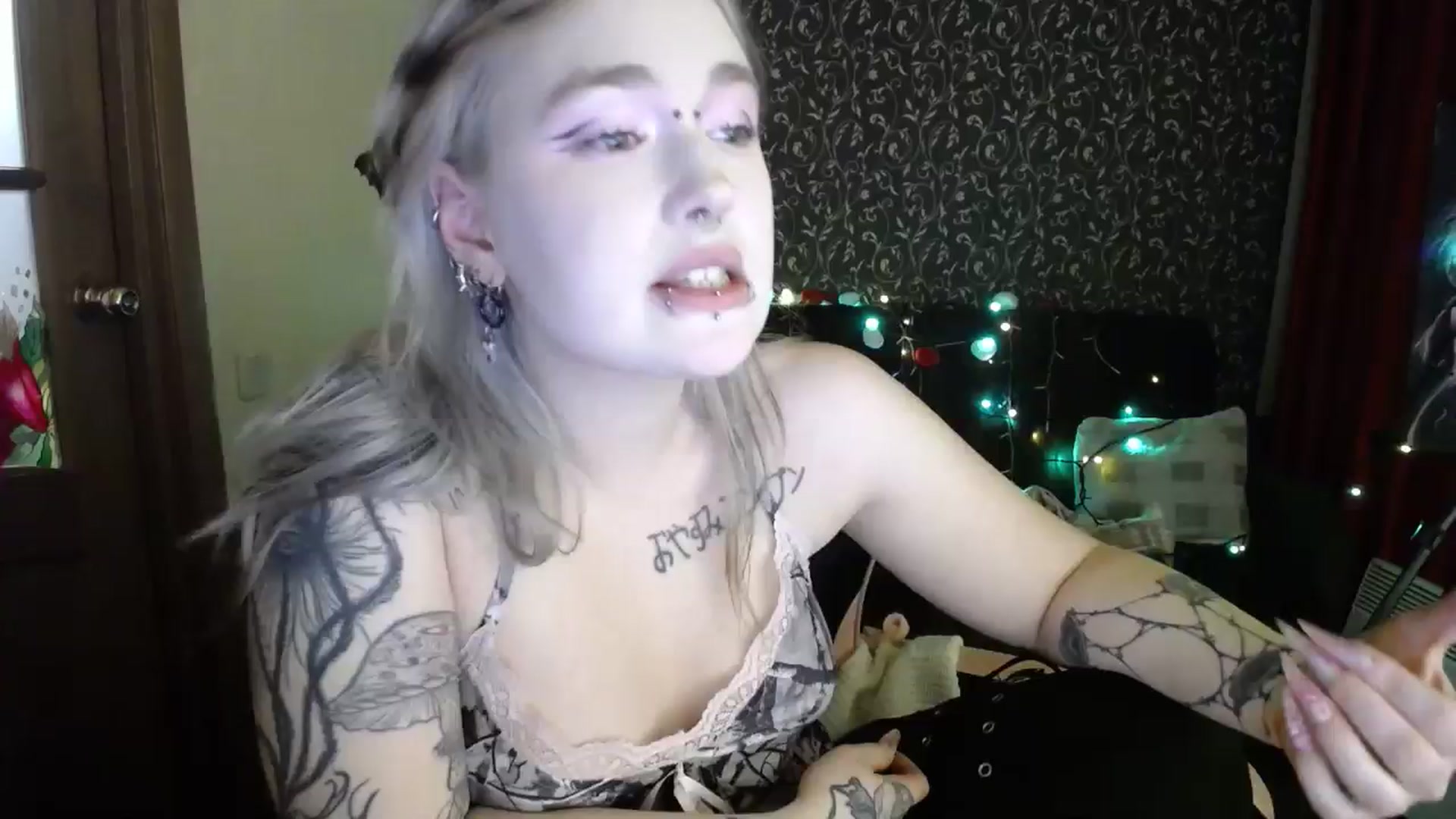 Gallery image thumbnail from Killinna's myfreecams stream on, 01/13/2026, 16:15 image 7 of 20