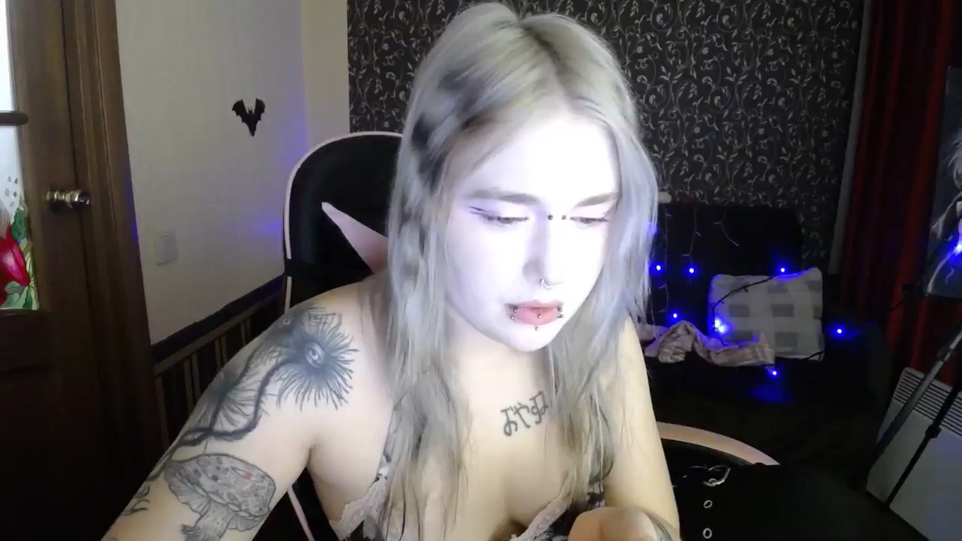 Gallery image thumbnail from Killinna's myfreecams stream on, 01/13/2026, 16:15 image 18 of 20