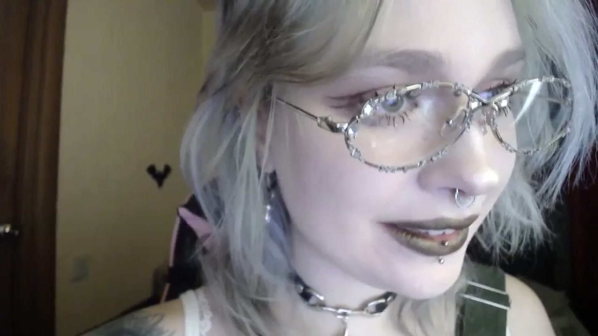 Gallery image thumbnail from Killinna's myfreecams stream on, 03/01/2026, 15:46 image 4 of 20