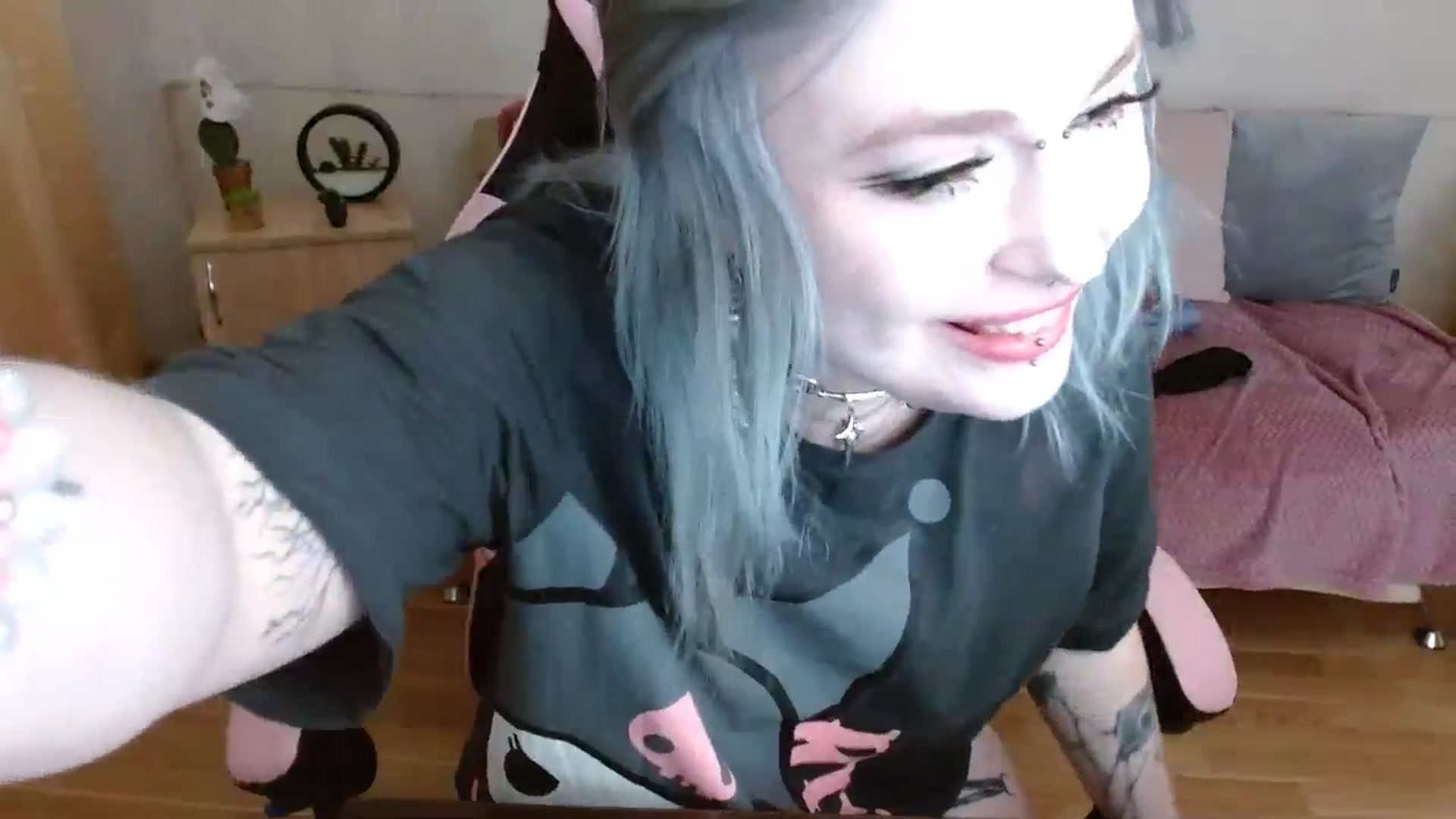 Gallery image thumbnail from Killinna's myfreecams stream on, 04/30/2026, 14:08 image 16 of 20