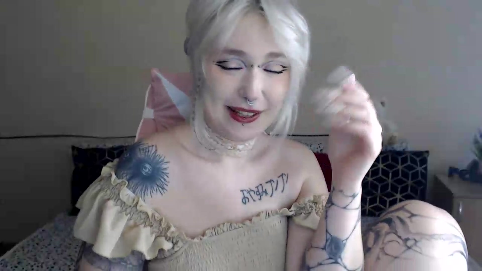 Gallery image thumbnail from Killinna's myfreecams stream on, 06/22/2026, 14:17 image 17 of 20