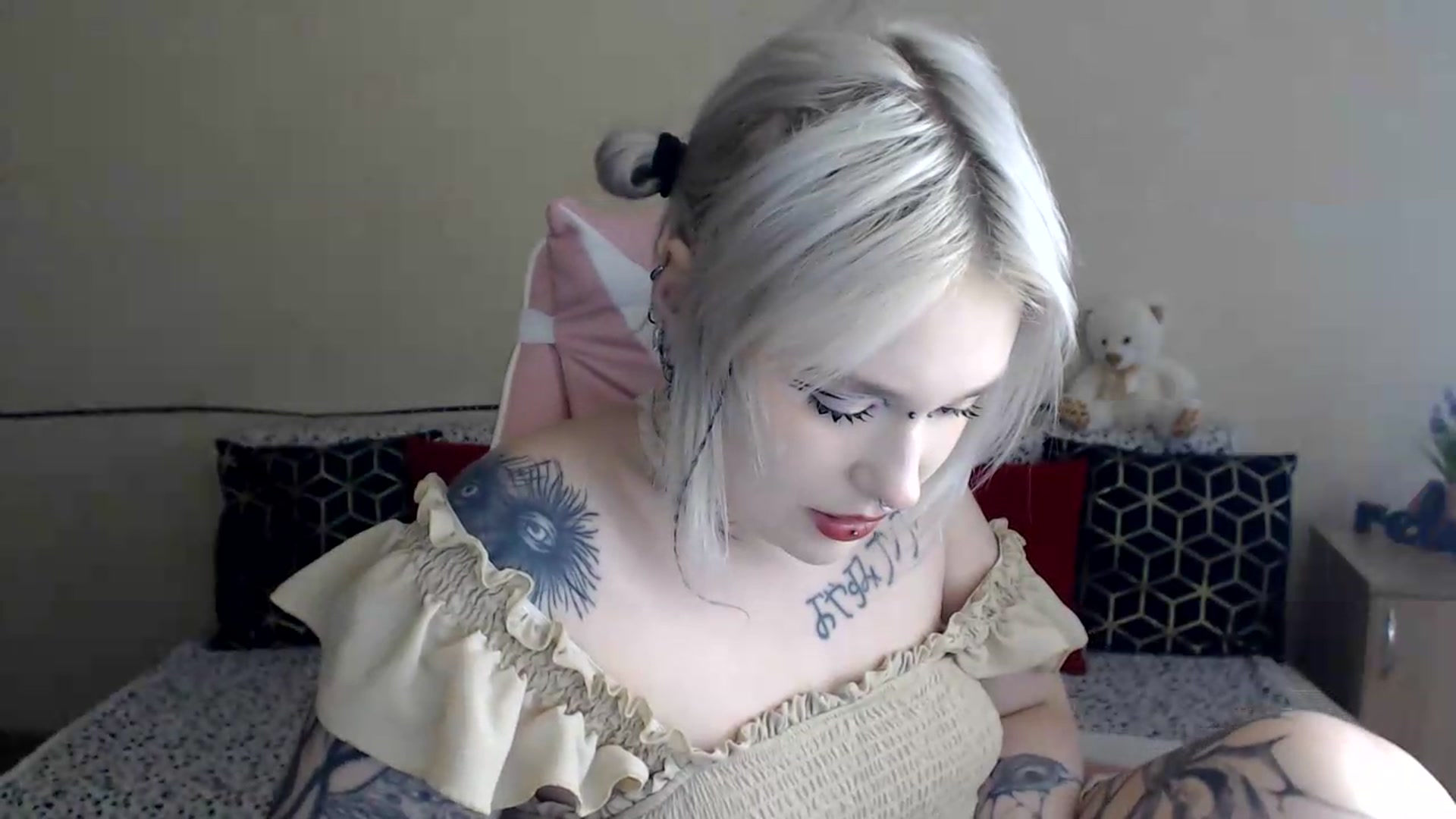 Gallery image thumbnail from Killinna's myfreecams stream on, 06/22/2026, 14:17 image 16 of 20