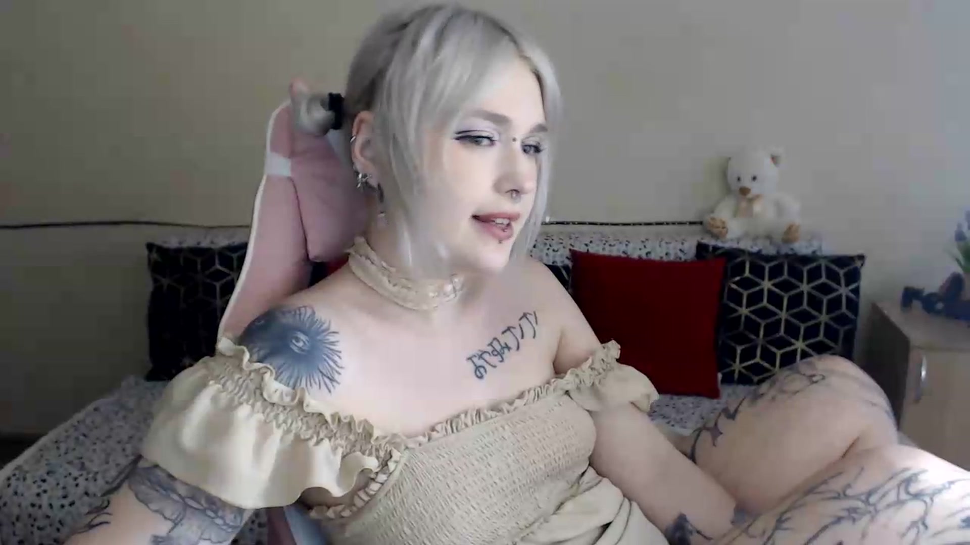 Gallery image thumbnail from Killinna's myfreecams stream on, 06/22/2026, 15:03 image 10 of 20