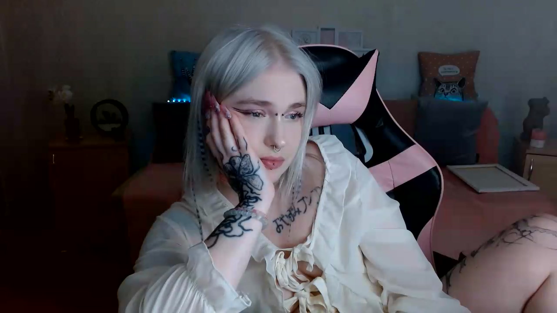 Gallery image thumbnail from Killinna's myfreecams stream on, 07/04/2026, 14:42 image 7 of 20