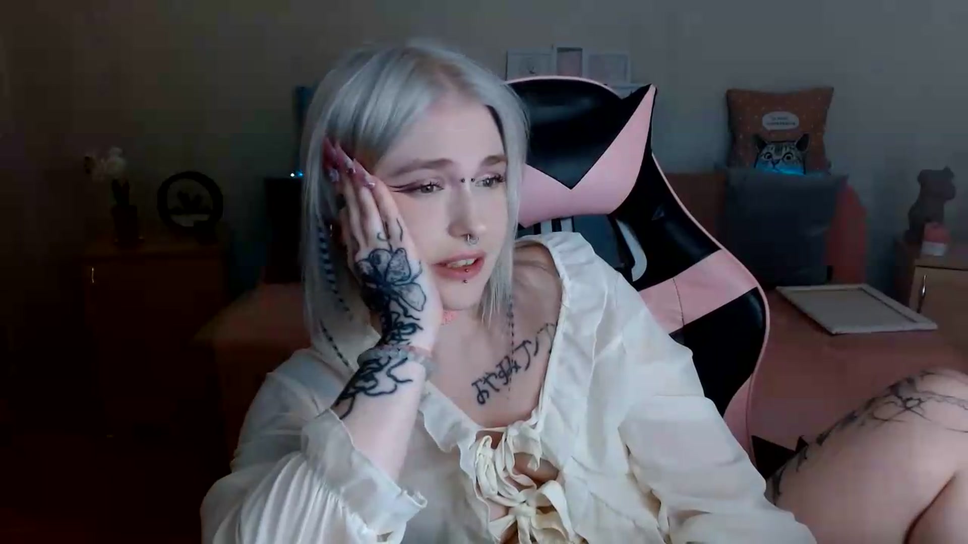 Gallery image thumbnail from Killinna's myfreecams stream on, 07/04/2026, 14:42 image 6 of 20