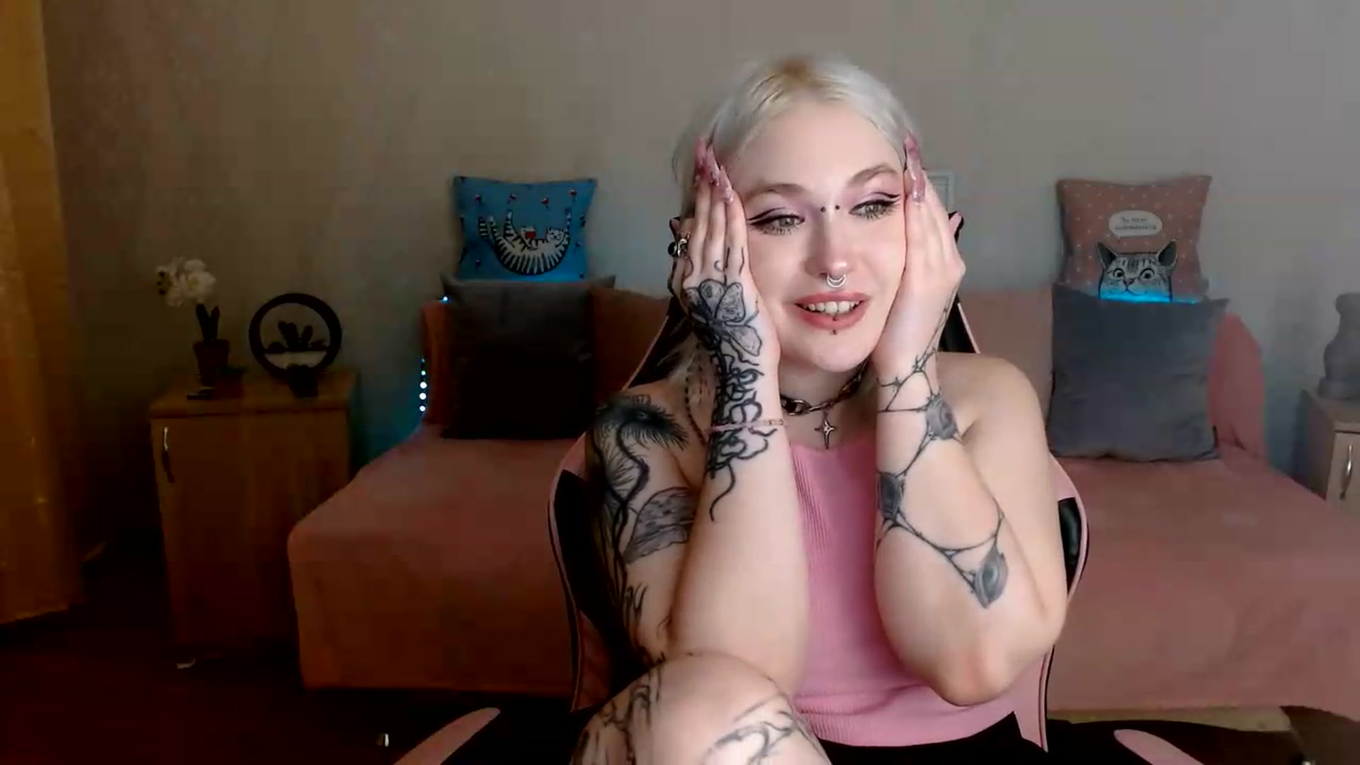 Gallery image thumbnail from Killinna's myfreecams stream on, 07/08/2026, 14:00 image 6 of 20