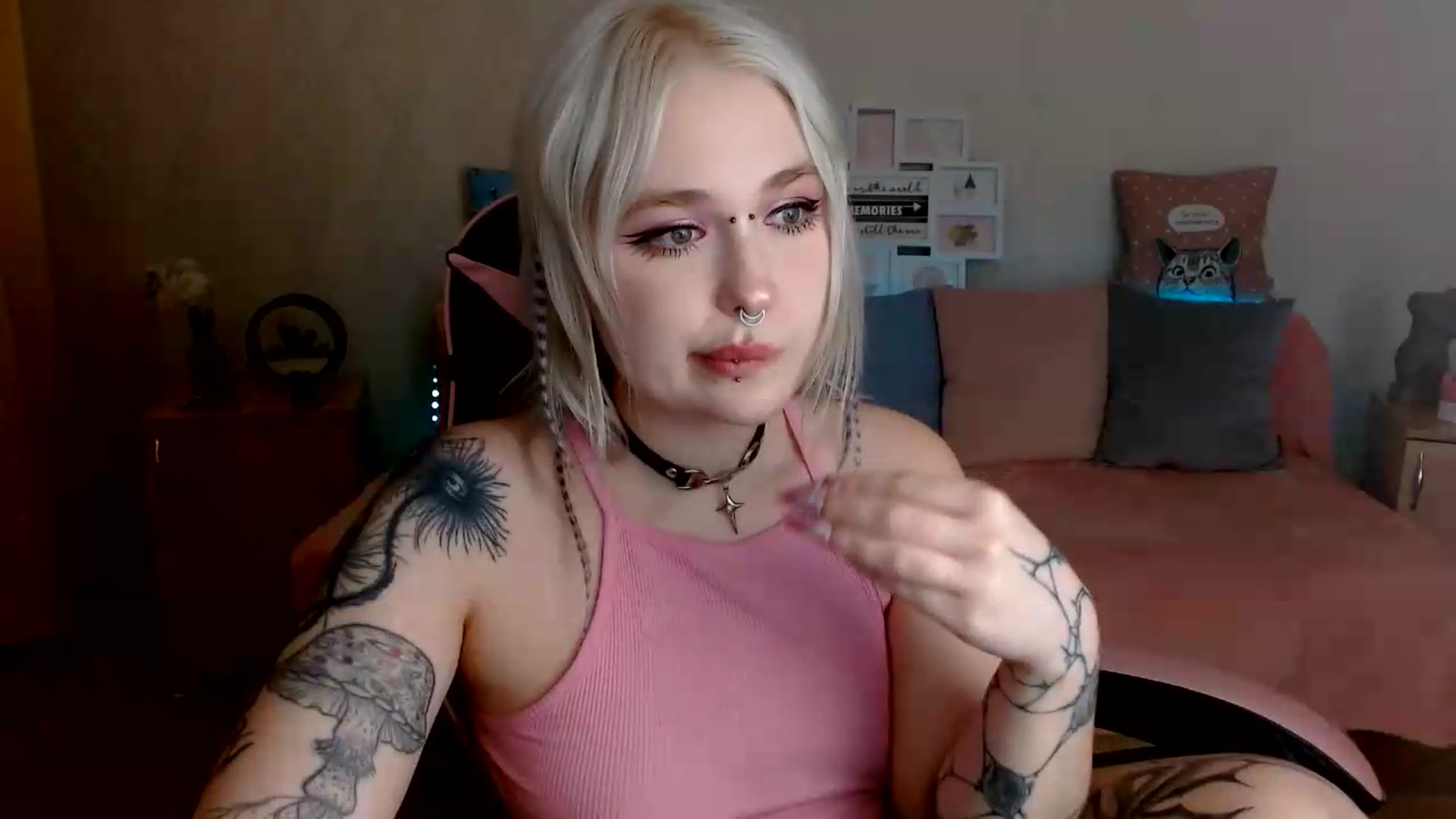 Gallery image thumbnail from Killinna's myfreecams stream on, 07/08/2026, 14:00 image 13 of 20