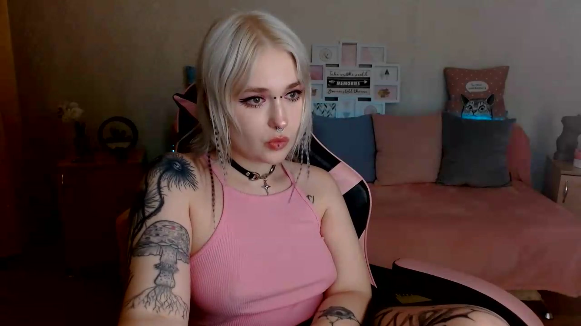 Gallery image thumbnail from Killinna's myfreecams stream on, 07/08/2026, 14:00 image 19 of 20
