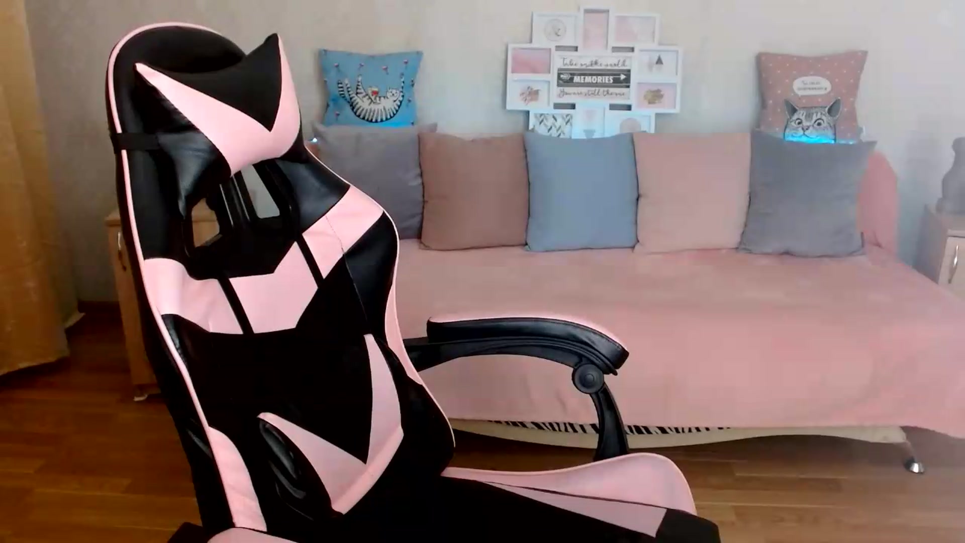 Gallery image thumbnail from Killinna's myfreecams stream on, 07/08/2026, 15:09 image 19 of 20