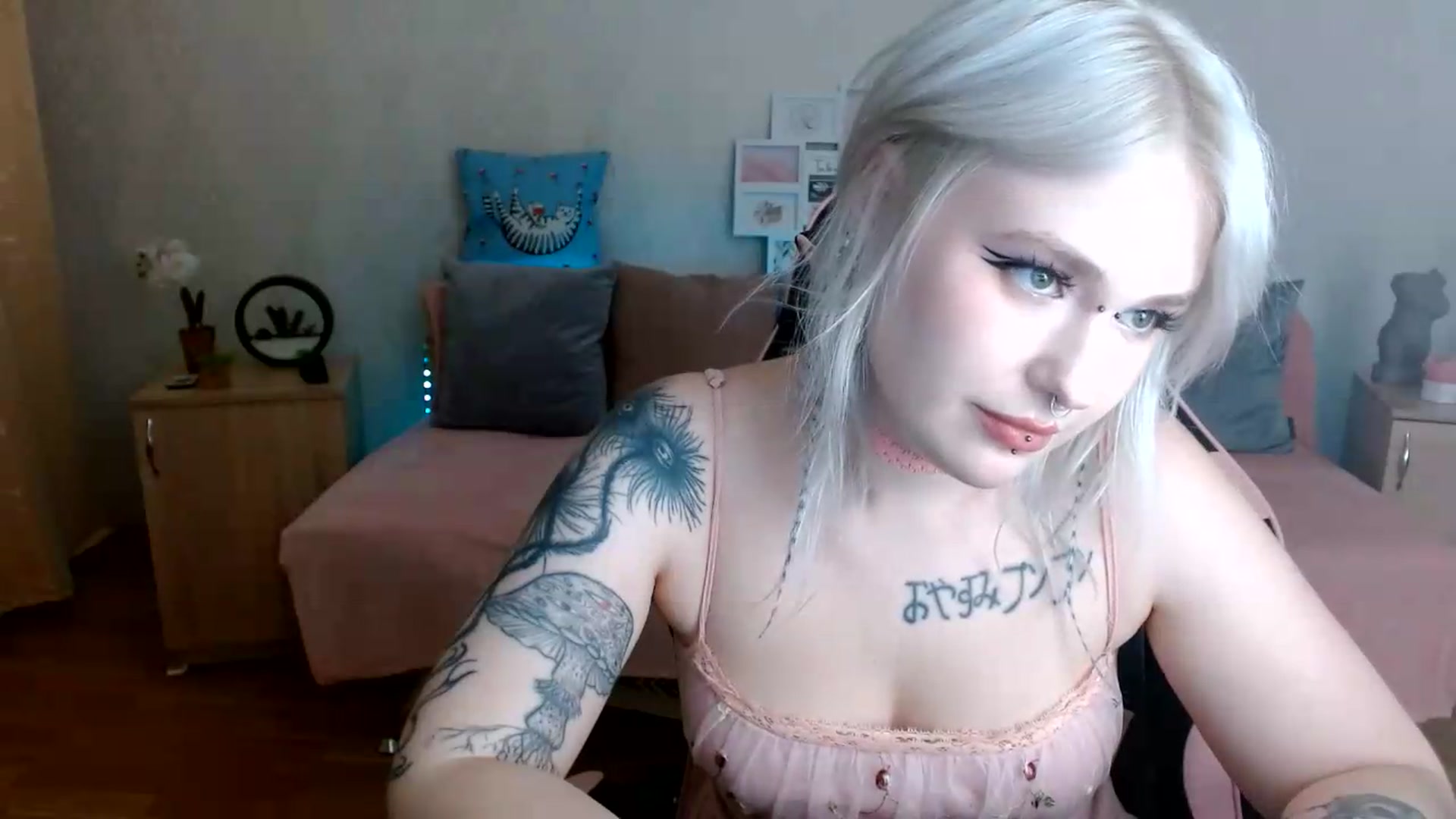 Gallery image thumbnail from Killinna's myfreecams stream on, 07/16/2026, 14:34 image 14 of 20