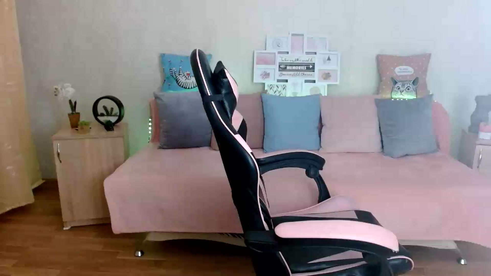 Gallery image thumbnail from Killinna's myfreecams stream on, 07/23/2026, 14:59 image 20 of 20