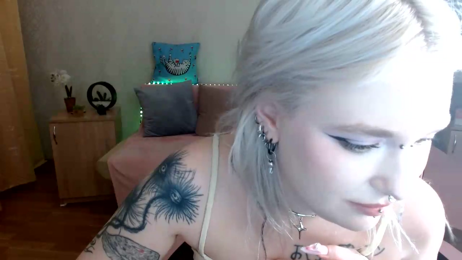 Gallery image thumbnail from Killinna's myfreecams stream on, 07/23/2026, 16:15 image 18 of 20