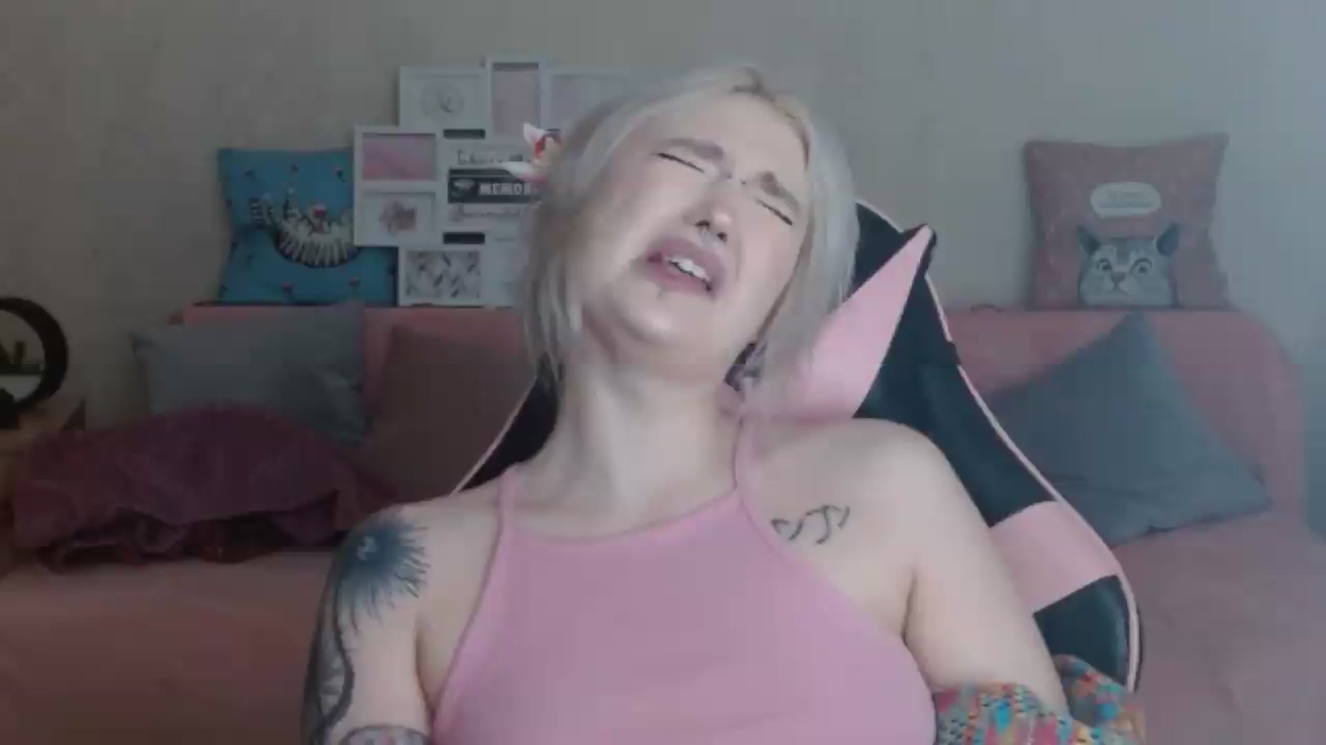 Gallery image thumbnail from Killinna's myfreecams stream on, 07/26/2026, 14:15 image 4 of 20