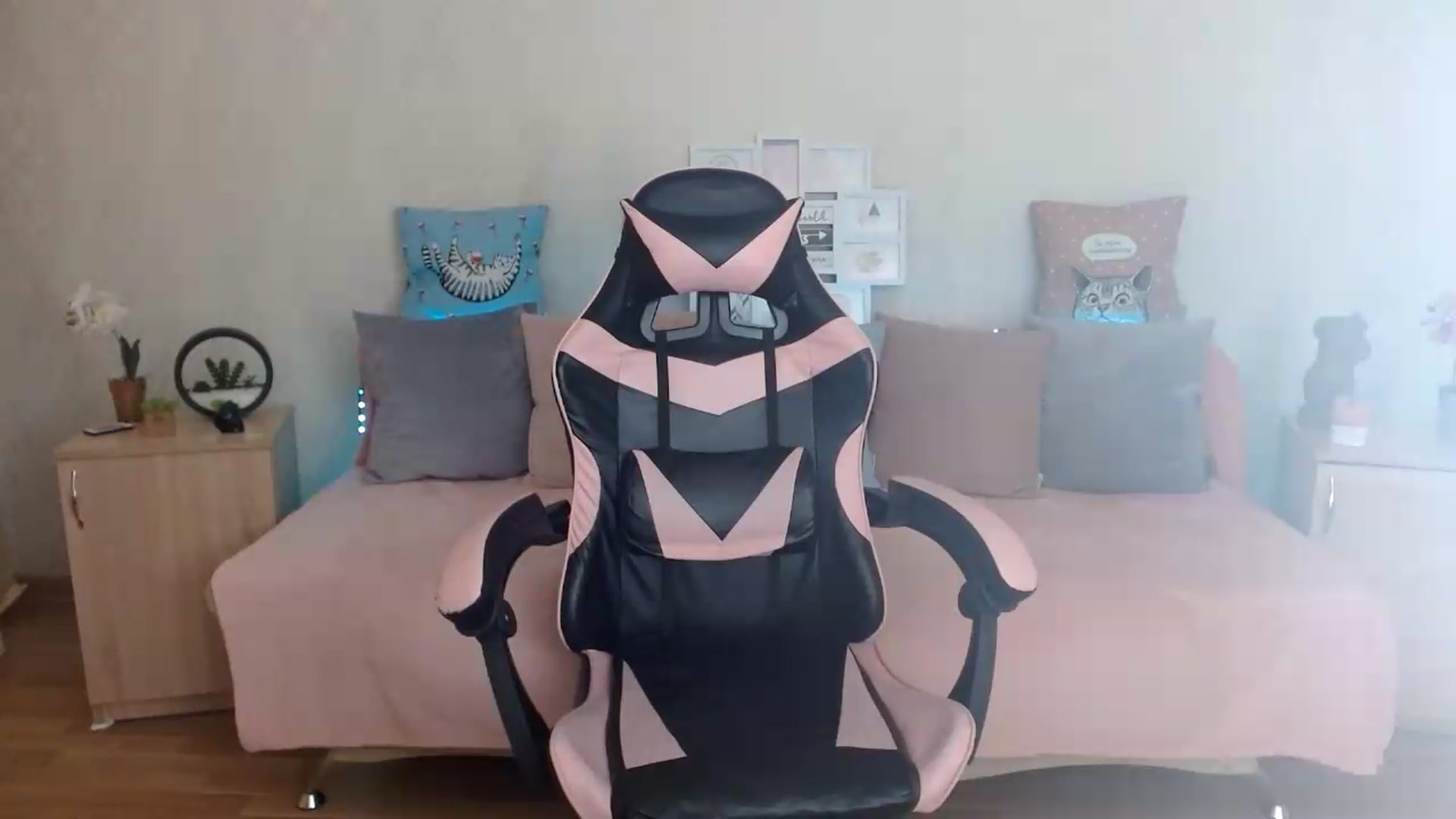 Gallery image thumbnail from Killinna's myfreecams stream on, 07/30/2026, 14:27 image 8 of 20