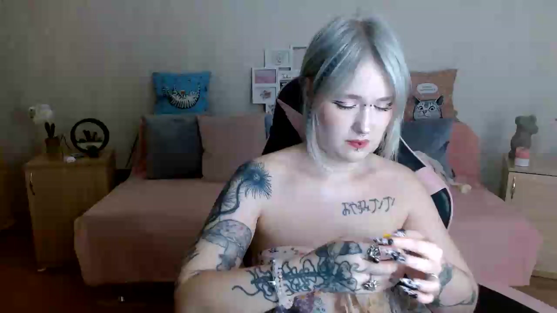Gallery image thumbnail from Killinna's myfreecams stream on, 08/18/2026, 15:11 image 1 of 20
