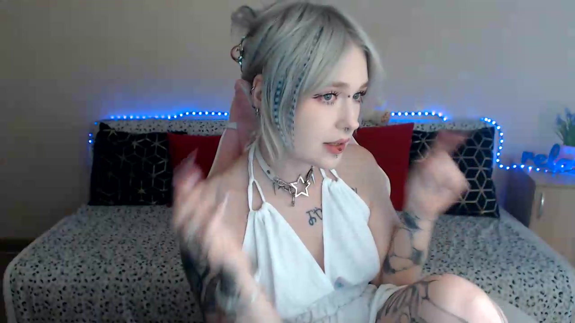 Gallery image thumbnail from Killinna's myfreecams stream on, 08/20/2026, 15:13 image 3 of 20