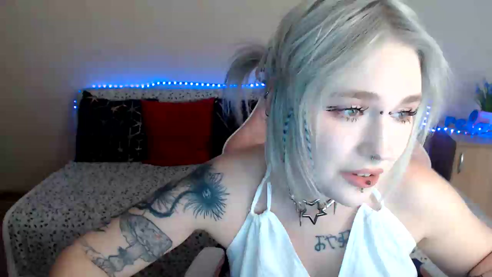 Gallery image thumbnail from Killinna's myfreecams stream on, 08/20/2026, 15:13 image 9 of 20