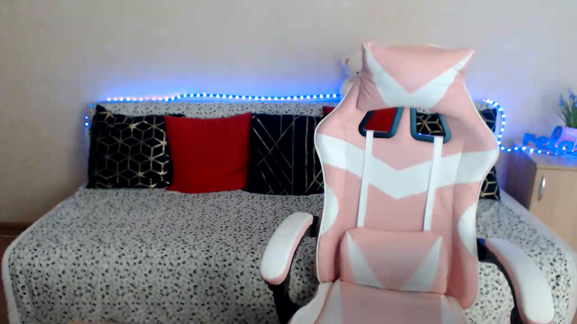 Gallery image thumbnail from Killinna's myfreecams stream on, 08/20/2026, 15:13 image 16 of 20