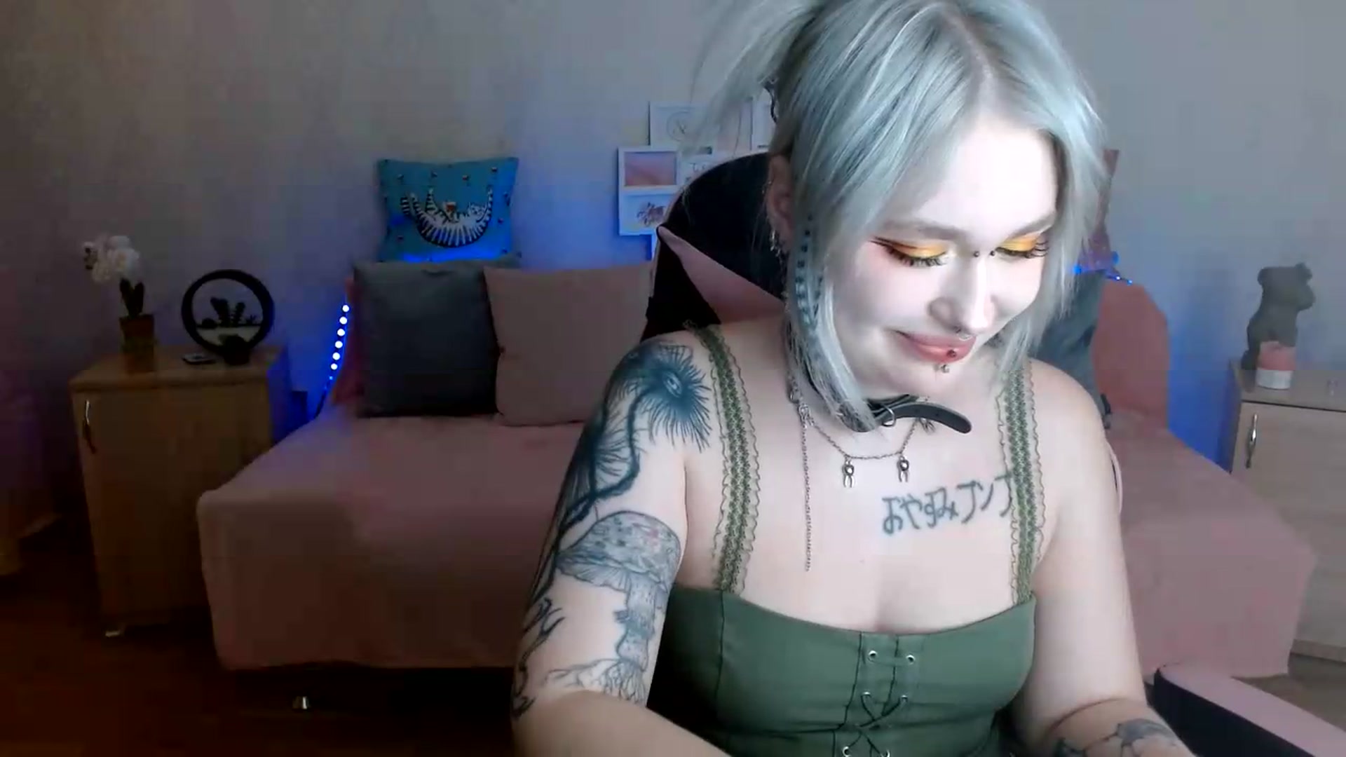 Gallery image thumbnail from Killinna's myfreecams stream on, 08/22/2026, 14:01 image 4 of 20