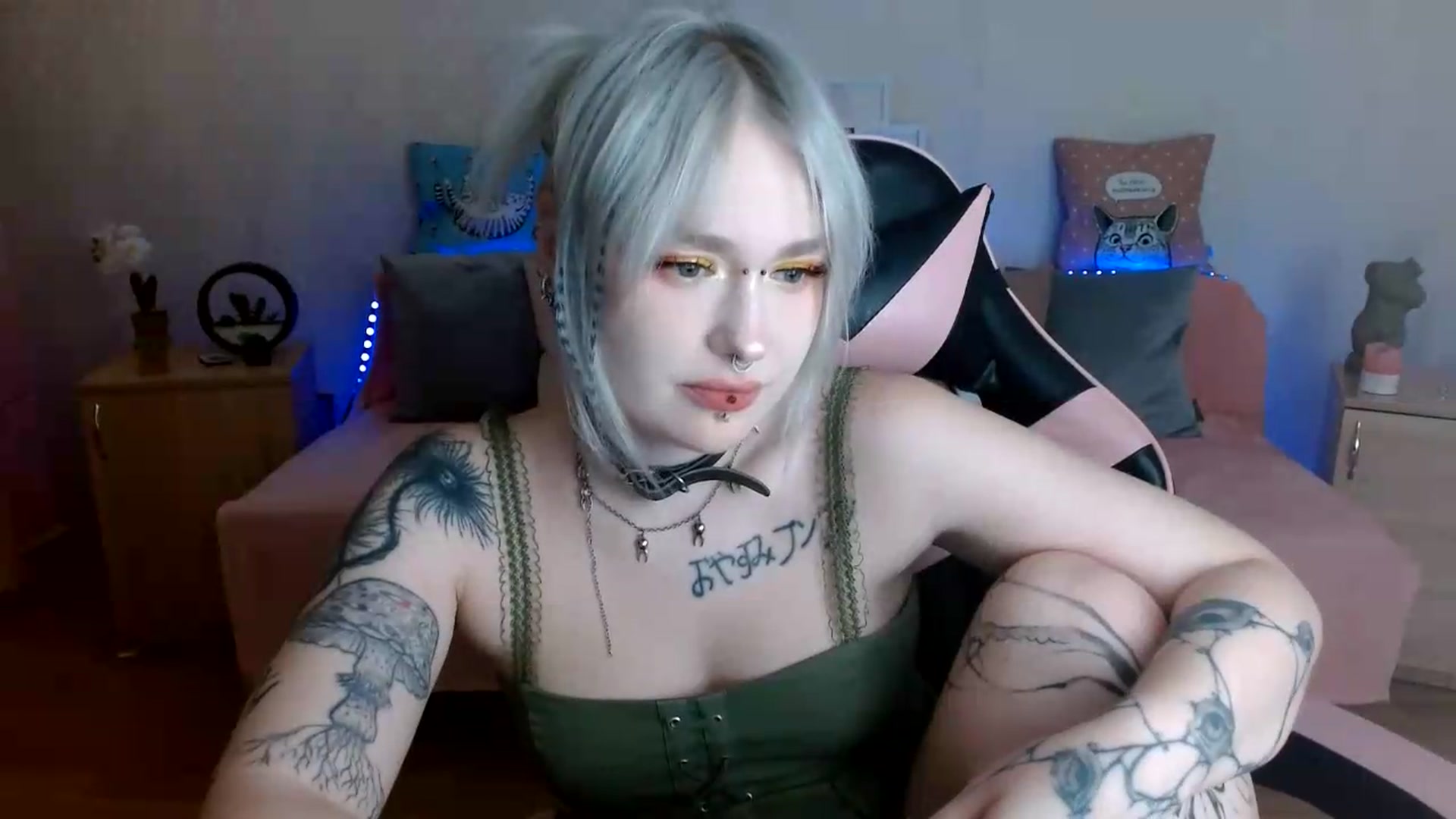 Gallery image thumbnail from Killinna's myfreecams stream on, 08/22/2026, 14:01 image 10 of 20