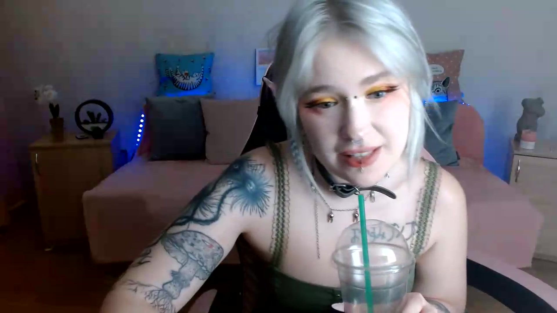 Gallery image thumbnail from Killinna's myfreecams stream on, 08/22/2026, 14:01 image 18 of 20