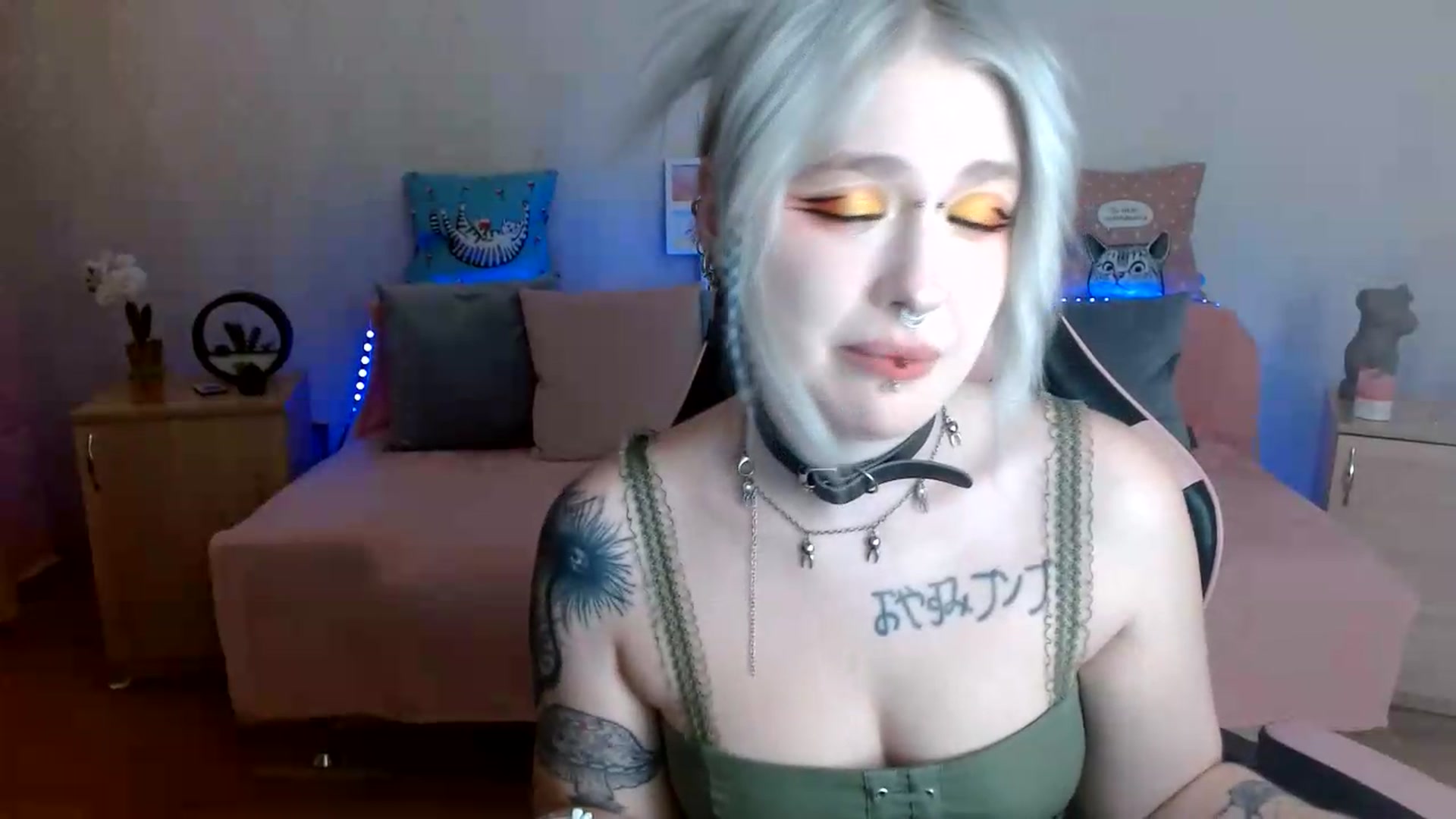 Gallery image thumbnail from Killinna's myfreecams stream on, 08/22/2026, 14:01 image 3 of 20