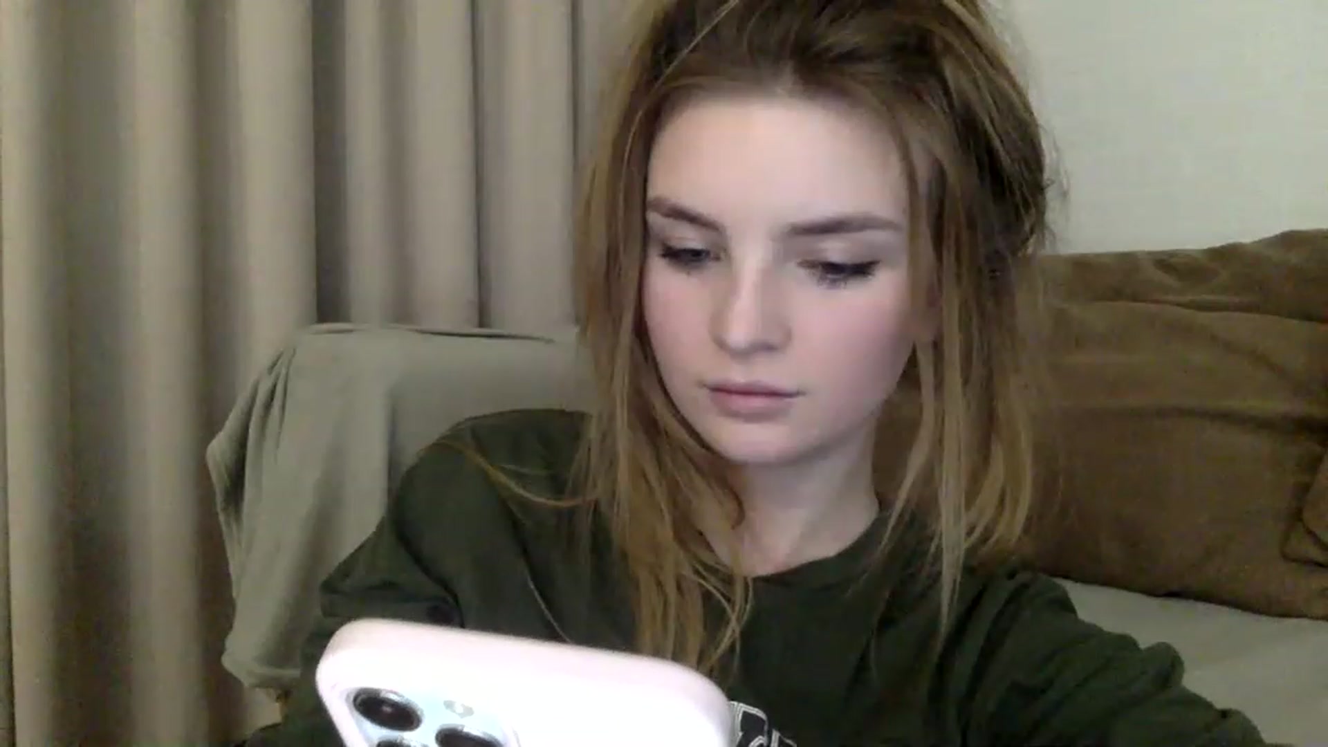 Gallery image thumbnail from Killler__here's myfreecams stream on, 12/26/2022, 19:41 image 15 of 20